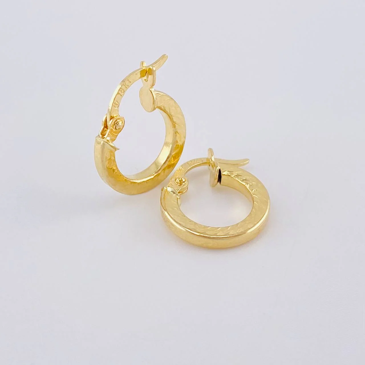 Candongas Emi 1.25 g / 2.5 cm Oro Amarillo 18K - Image 3