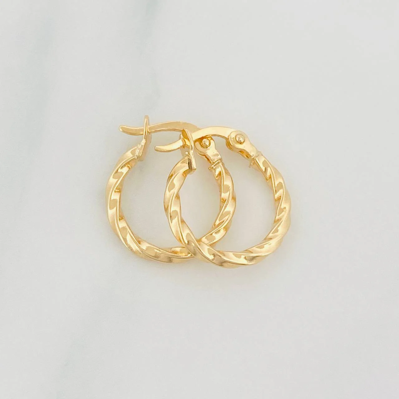 Candongas Kari 0.85 g / 1.5 cm Oro Amarillo 18K - Image 3