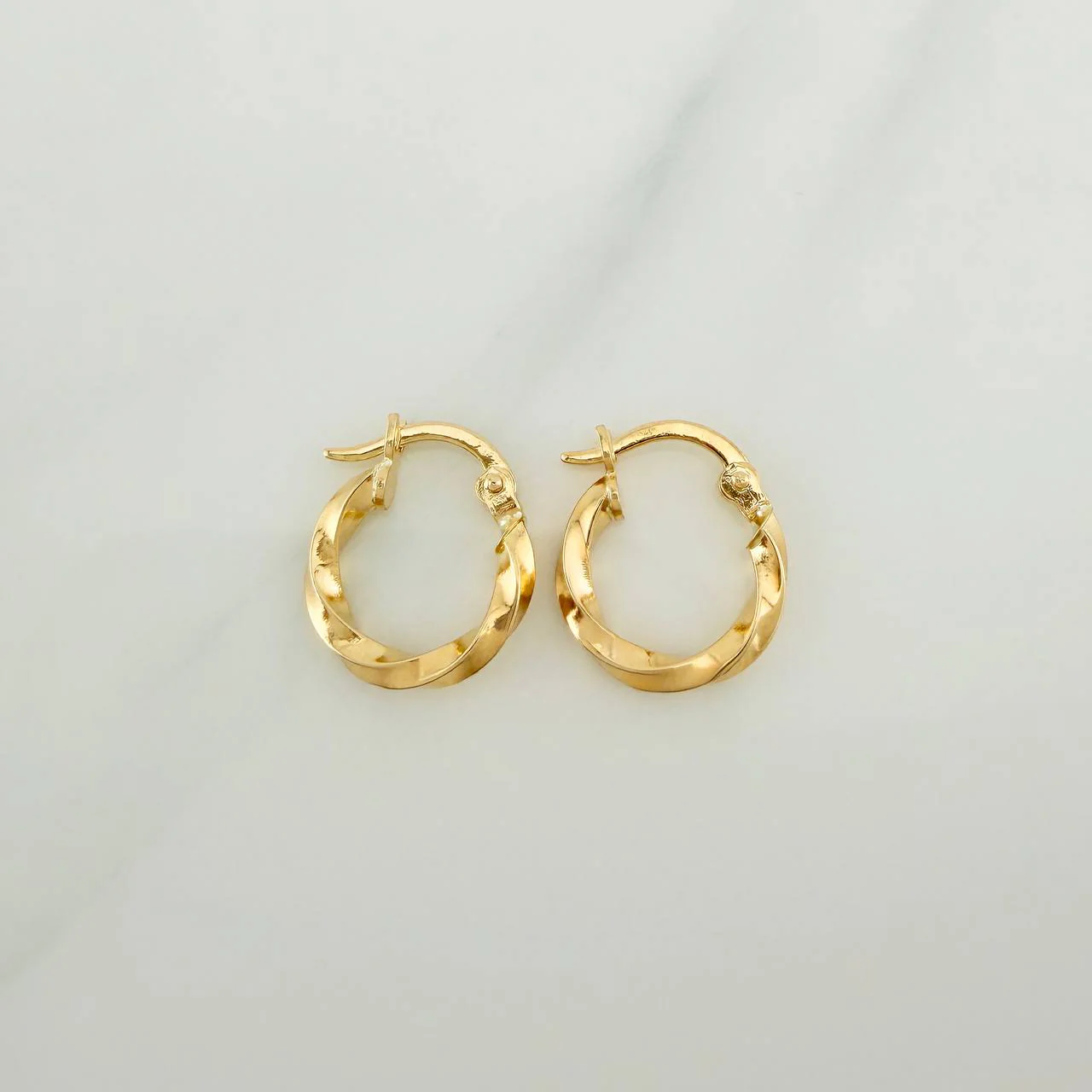 Candongas Kari 0.9gr / 1.5cm / Oro Amarillo 18K %