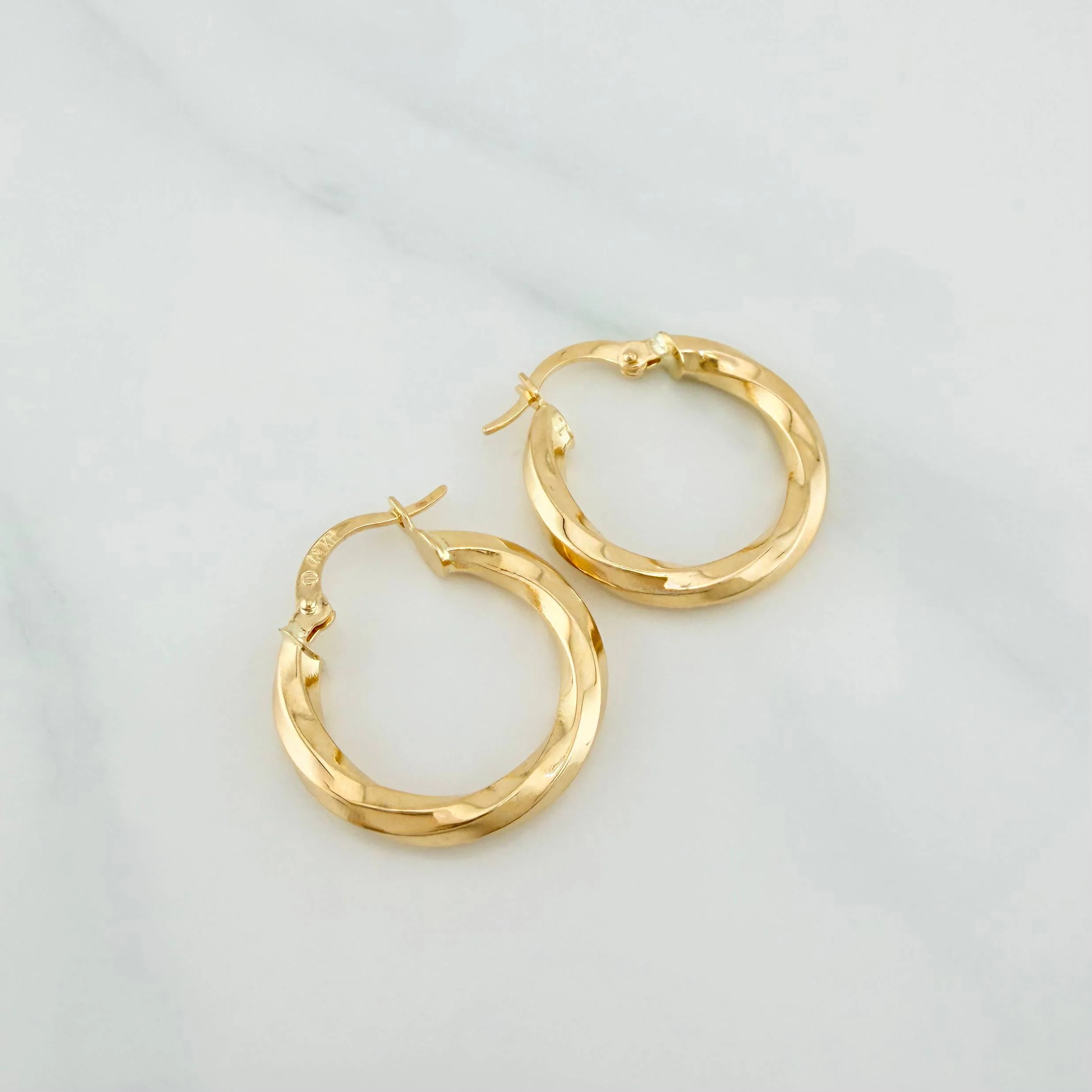 Candongas Kari 2.15 g / 2.2 cm Oro Amarillo 18K - Image 3