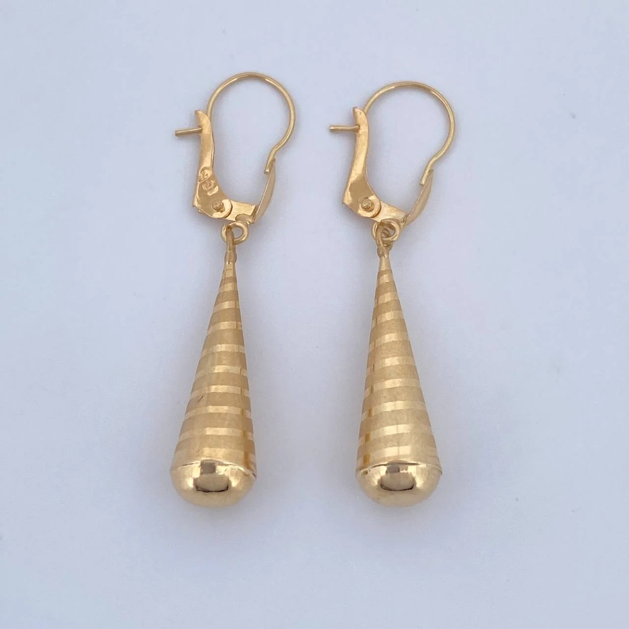 Candongas Lagrima 0.85gr / 3.5cm / Oro 18K &