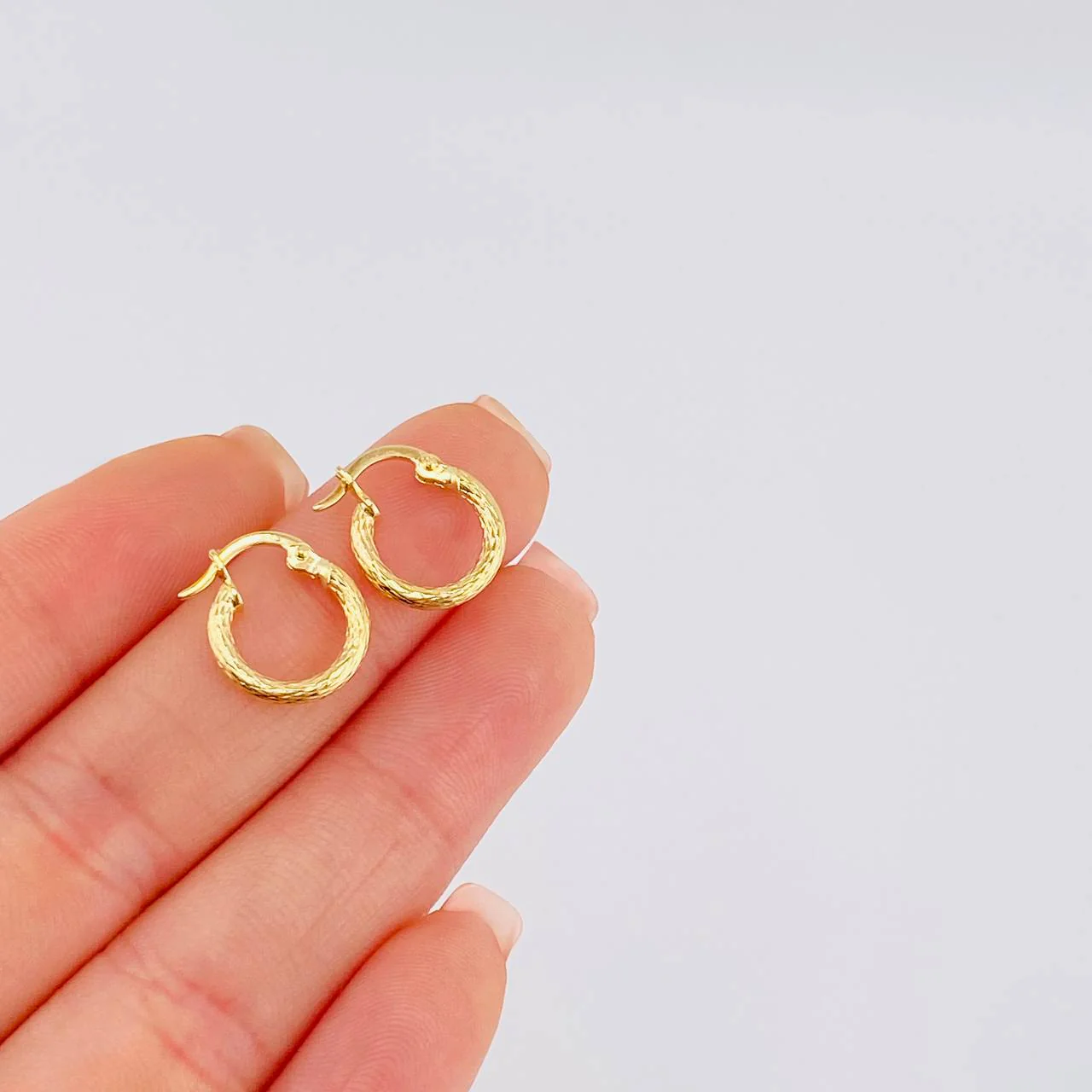 Candongas Leonore 0.9 g / 1.5 cm Oro Amarillo 18K - Image 4