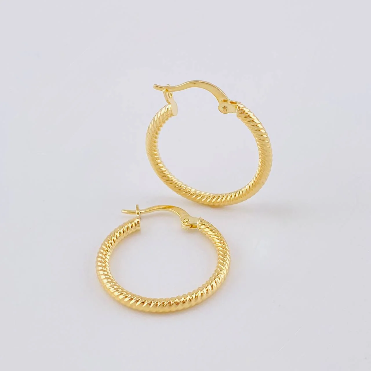 Candongas Lucy 1.55 g / 2.2 cm Oro Amarillo 18K - Image 3