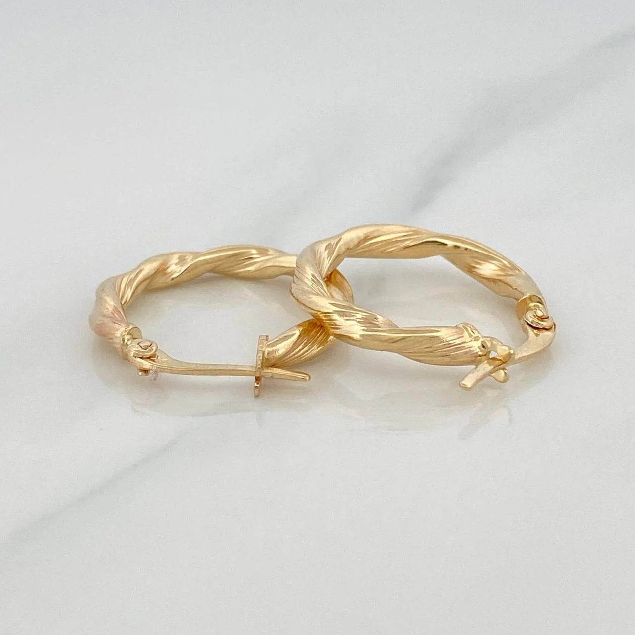 Candongas Mai 1.6 g / 2 cm Oro Amarillo 18K - Image 3