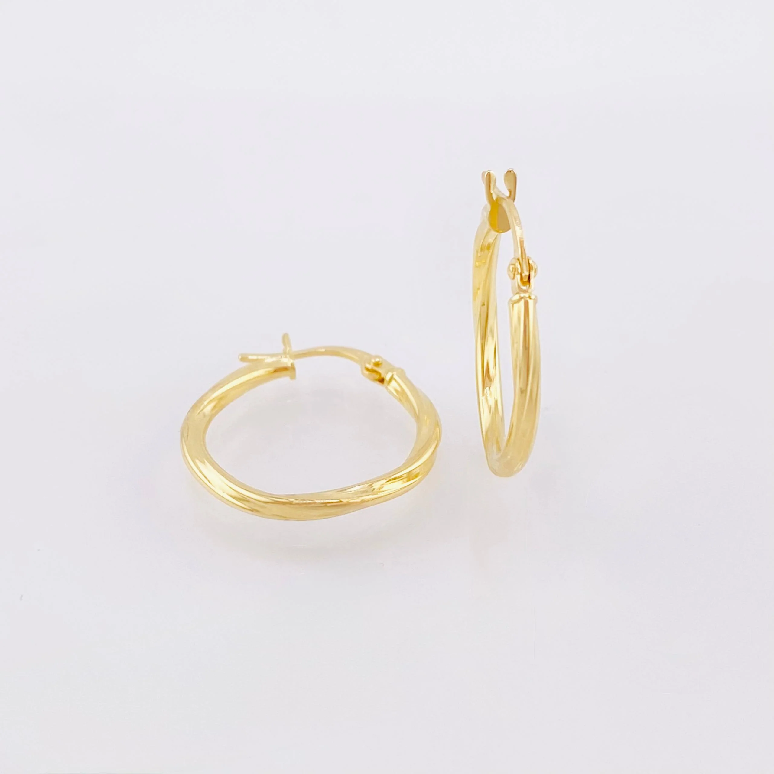 Candongas Mary 1.15gr / 2.3cm / Oro Amarillo 18K - Image 3