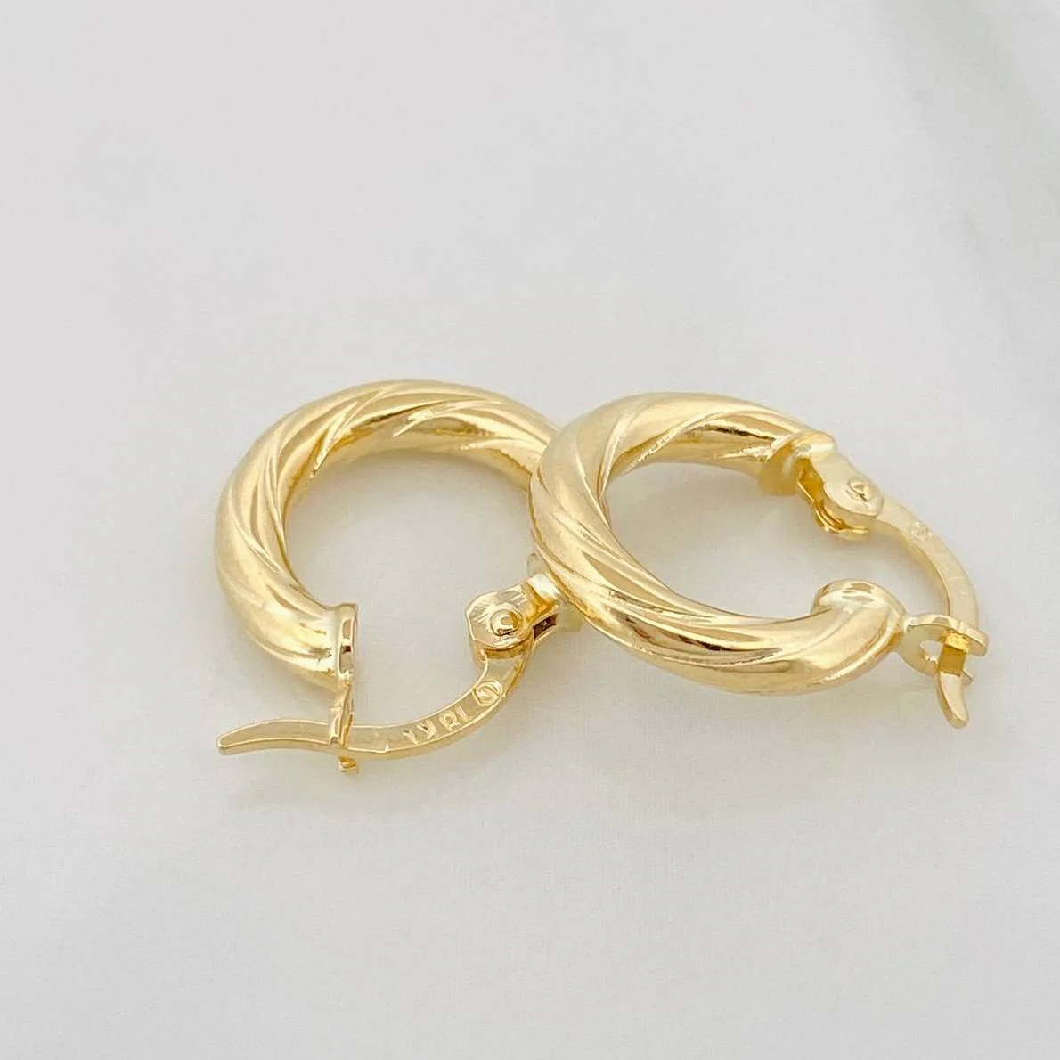 Candongas Mary 1.35 g / 1.5 cm Oro Amarillo 18K - Image 2