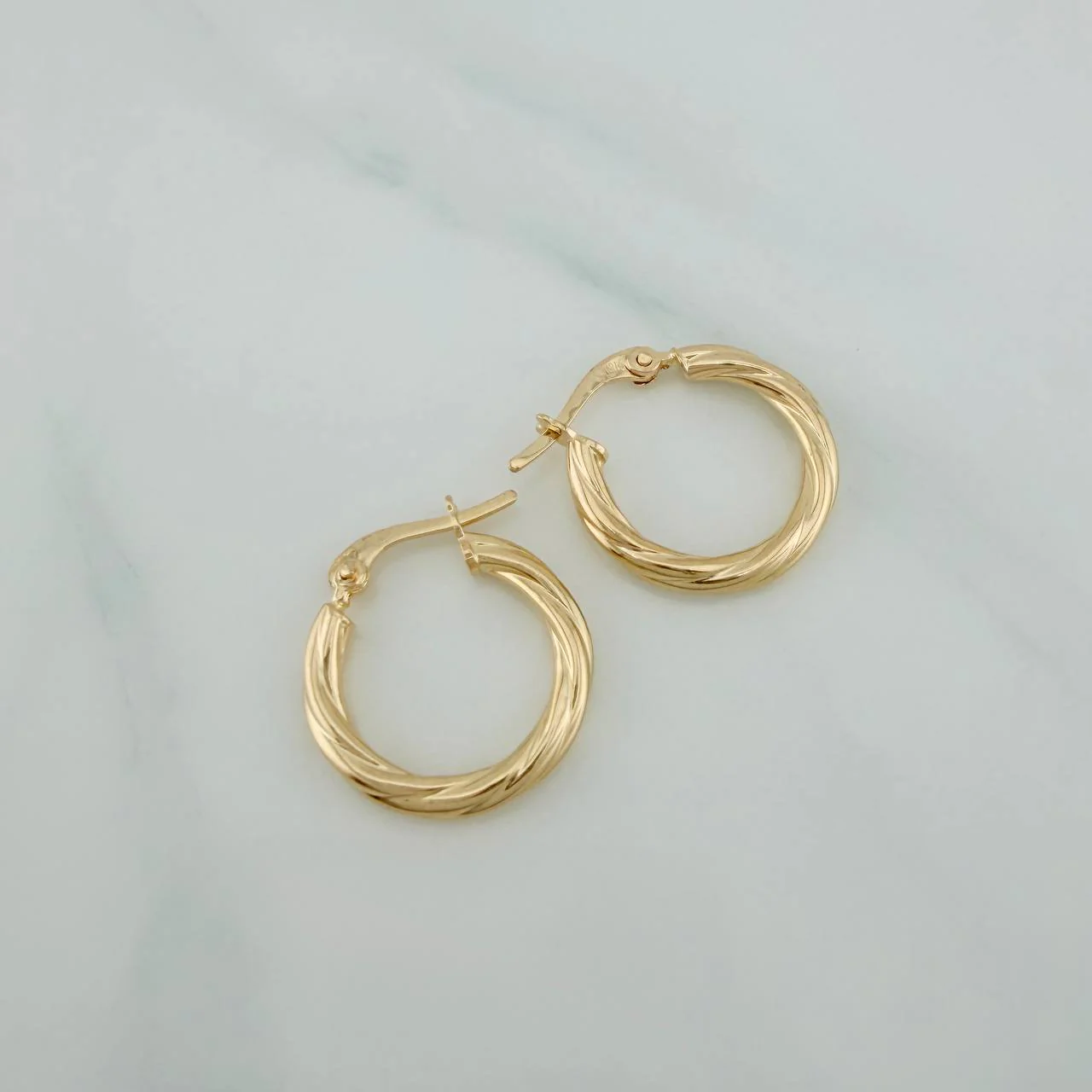 Candongas Mary 1.55gr / 2cm / Oro Amarillo 18K - Image 3