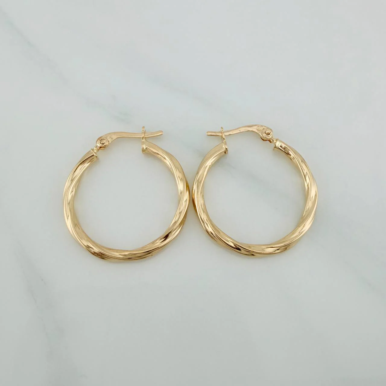 Candongas Mary 1.7gr / 2.6cm / Oro Amarillo 18K