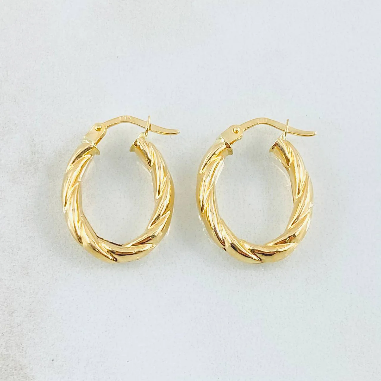 Candongas Mary Ovaladas 1.8gr / 2.1cm / Oro Amarillo 18K * - Image 2