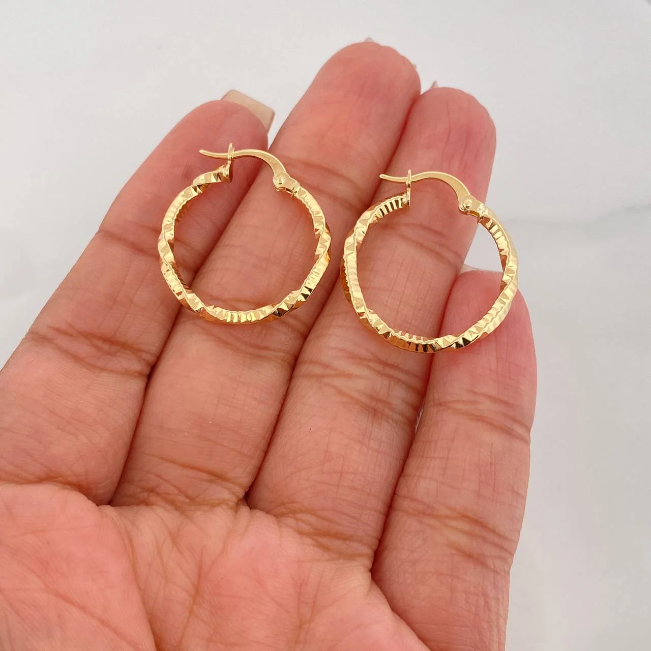 Candongas Megan 1.5 g / 2.5 cm Oro Amarillo 18K - Image 4