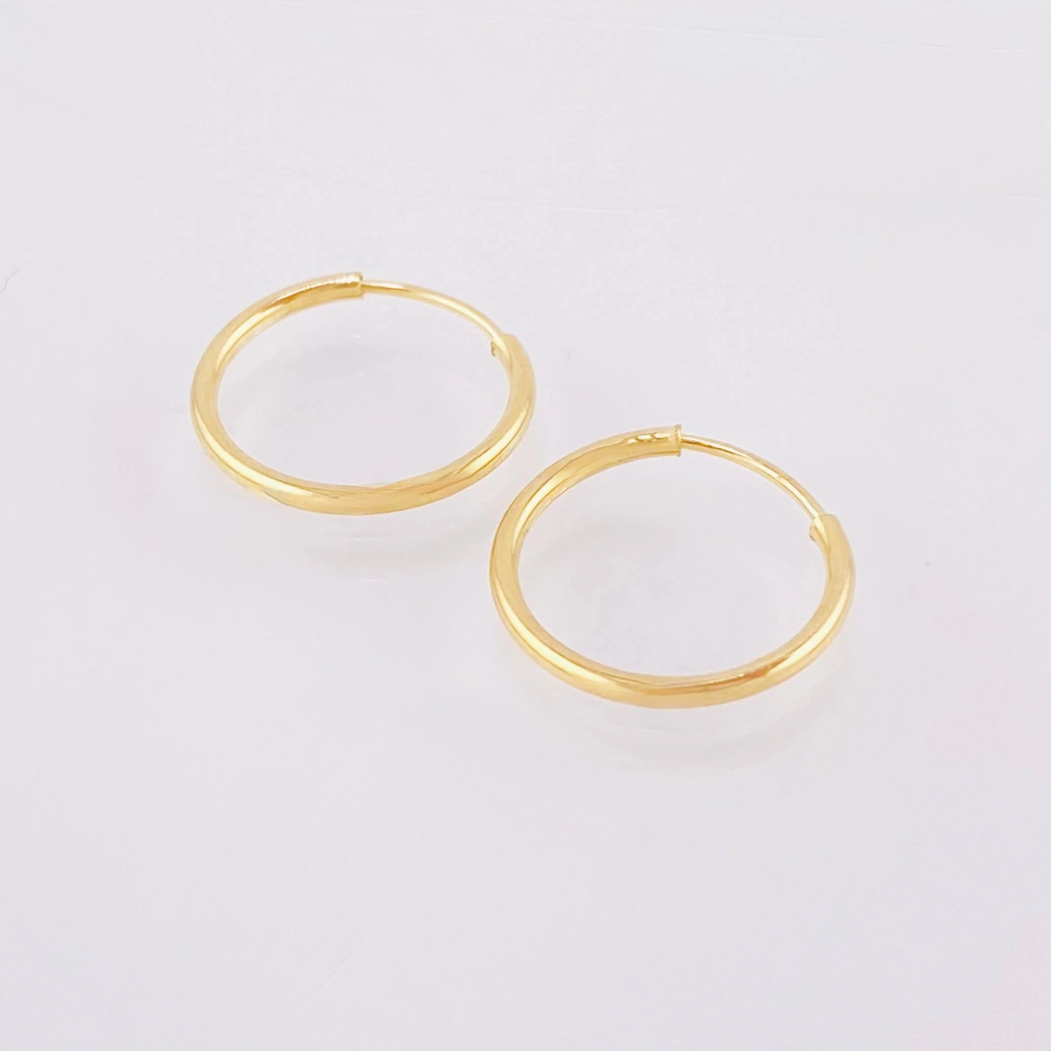 Candongas Mini Aro 0.7 g / 1 cm Oro Amarillo 18K - Image 2