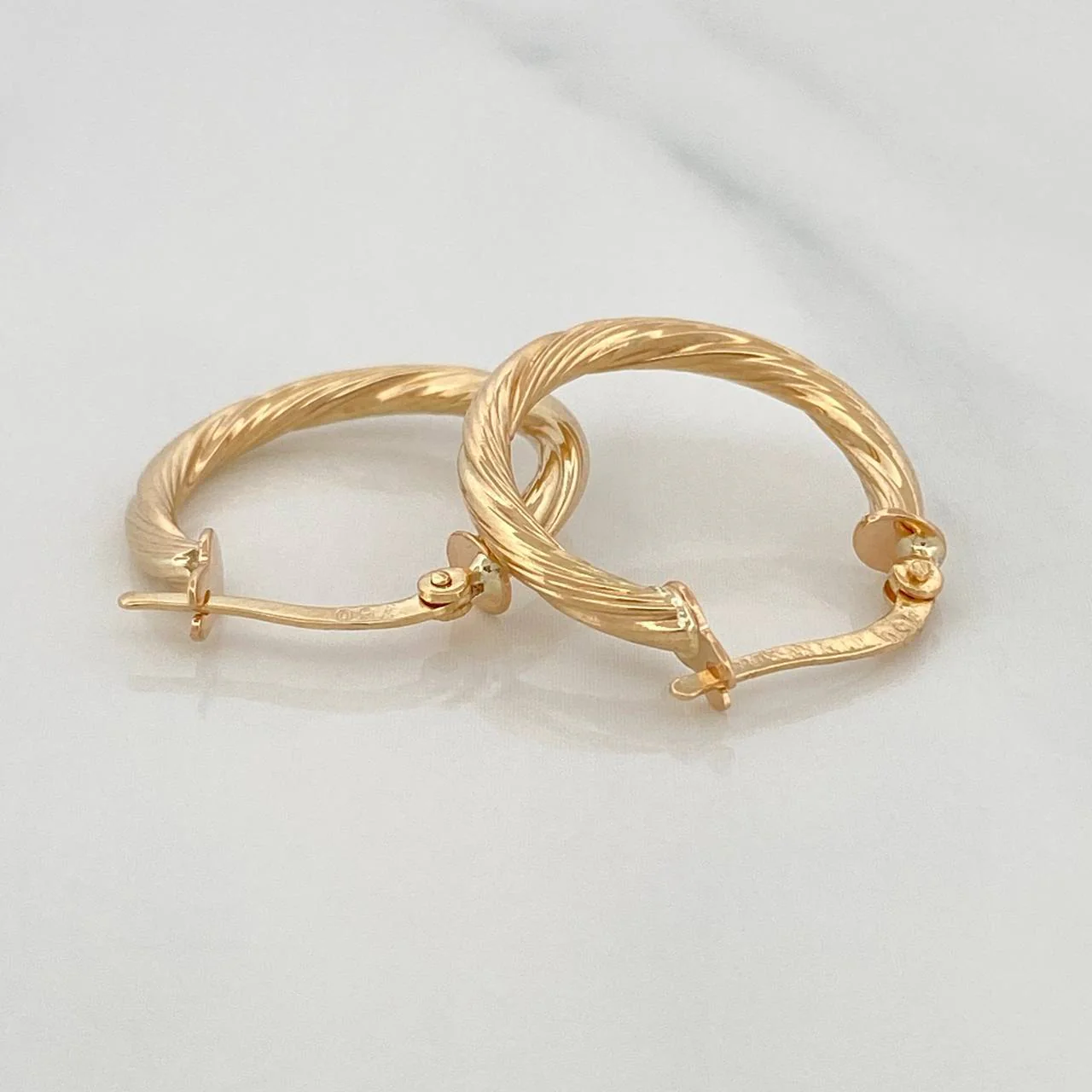 Candongas Niky 1.9 g / 2.2 cm Oro Amarillo 18K - Image 3