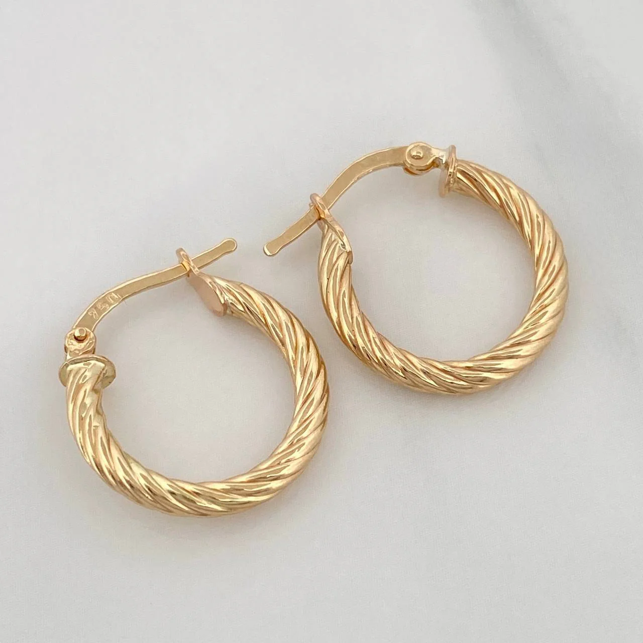 Candongas Niky 1.95 g / 2 cm Oro Amarillo 18K - Image 2