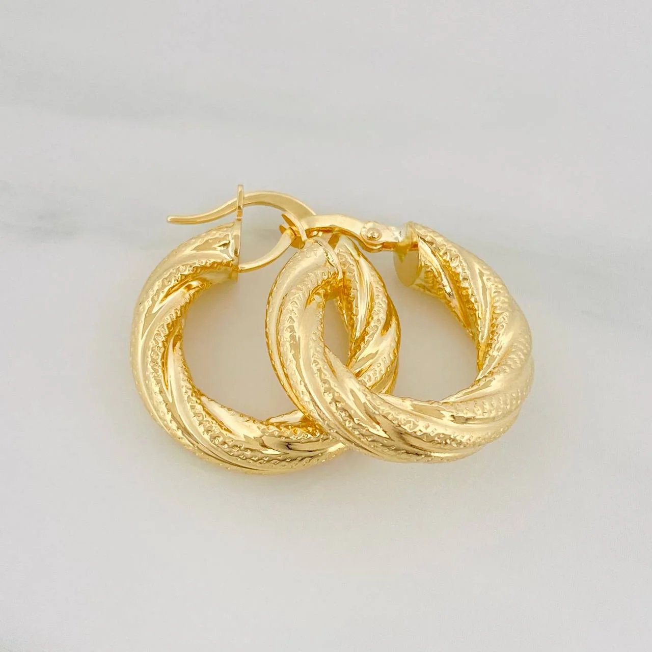 Candongas Niky 3.95 g / 2.4 cm Oro Amarillo 18K - Image 2