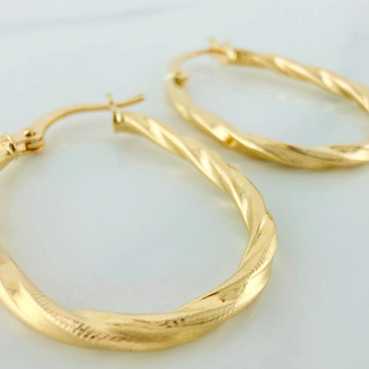 Candongas Nilo Ovaladas 1.5gr / 2.8cm / Oro Amarillo 18K - Image 3
