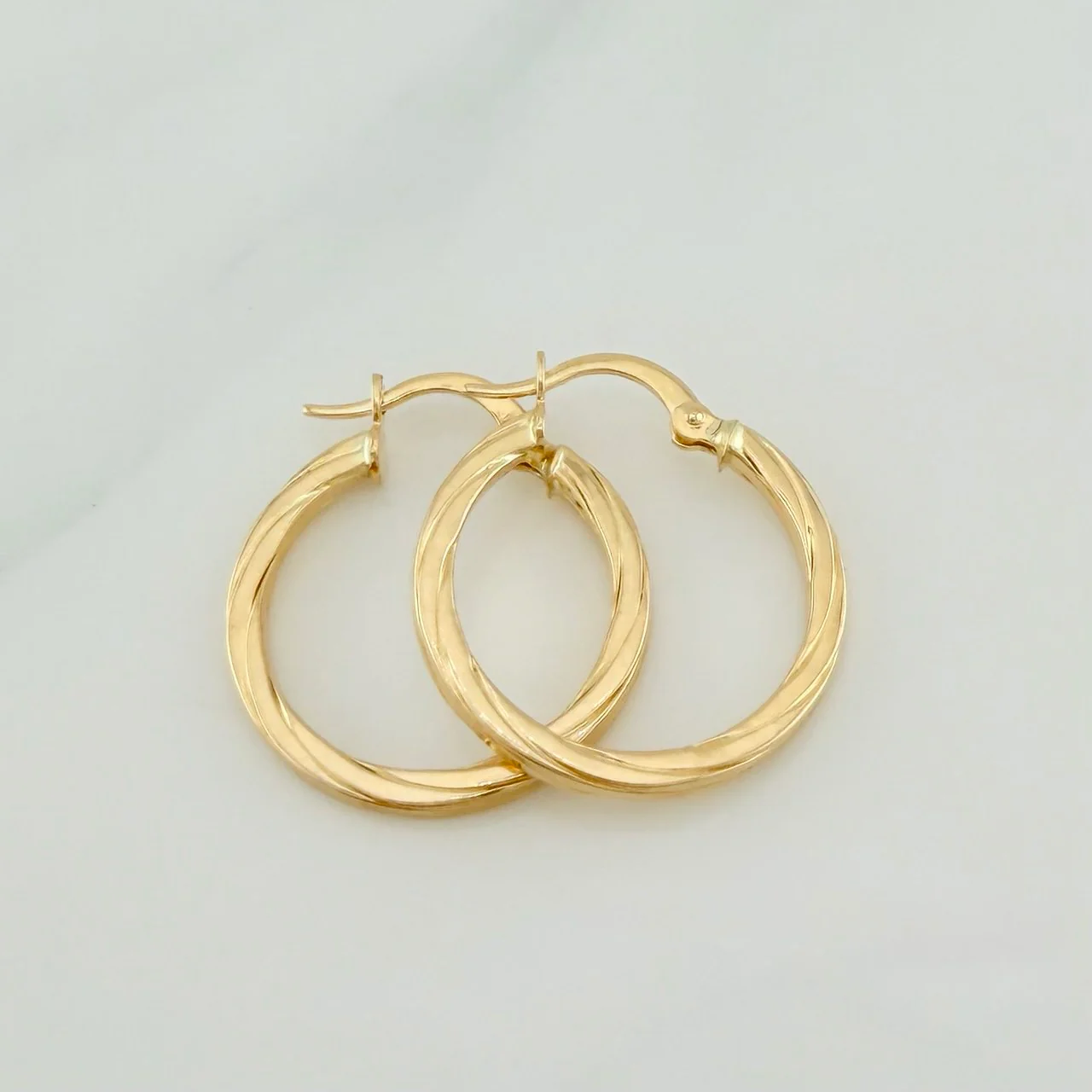 Candongas Osiris 1.65 g / 2.4 cm Oro Amarillo 18K - Image 3