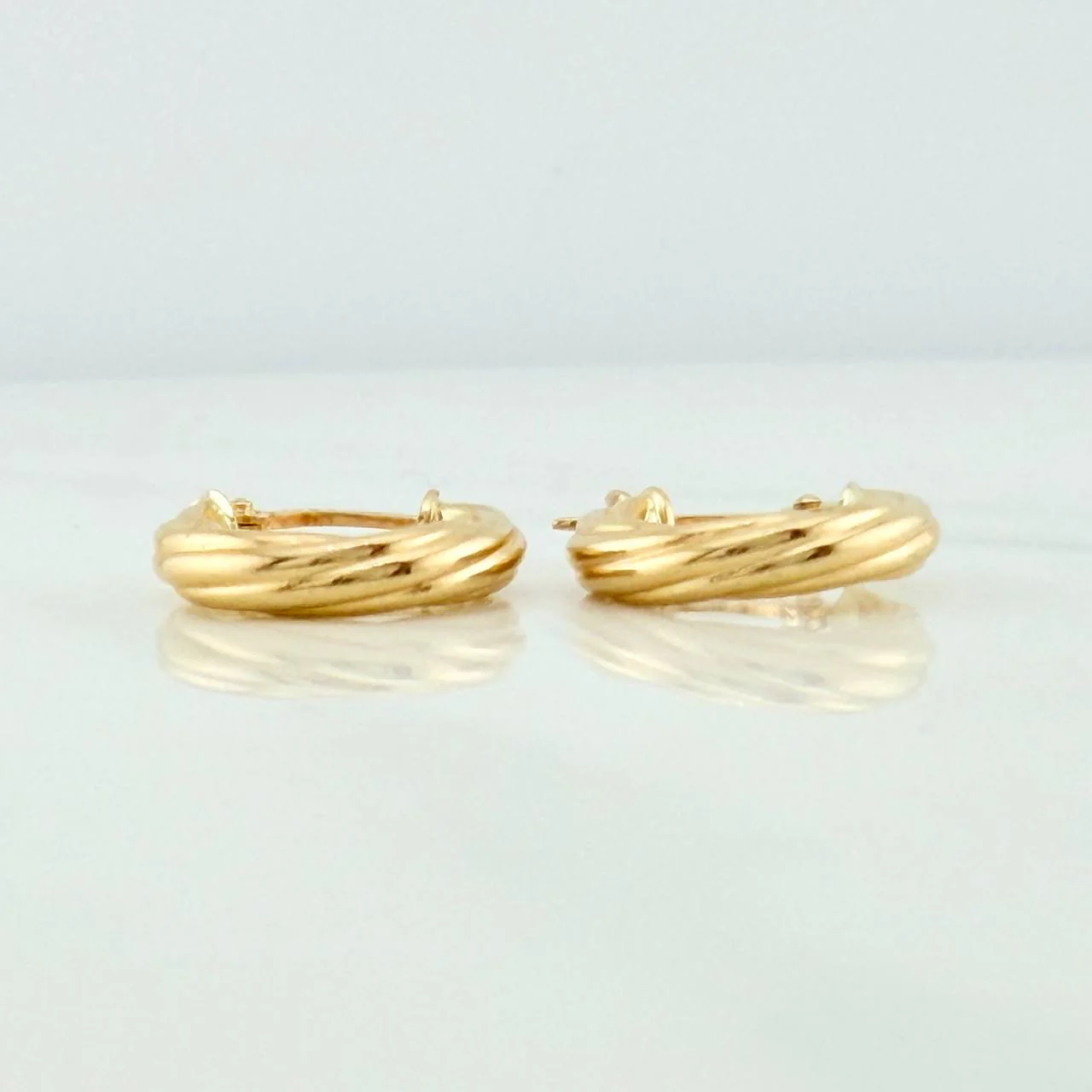 Candongas Sofi 1.5gr / 1.4cm / Oro Amarillo 18K % - Image 3