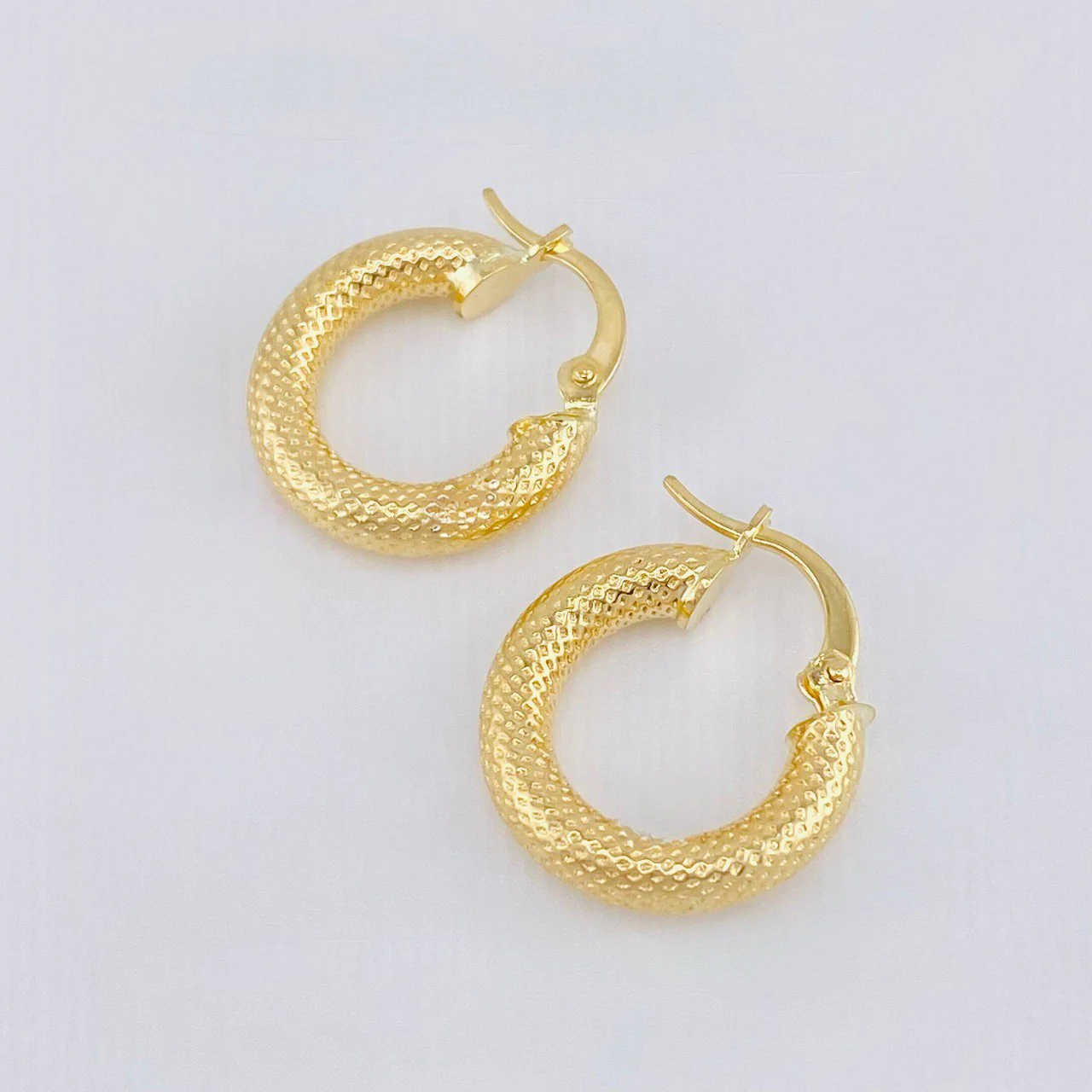 Candongas Sofi Diamantada 2.3gr / 2cm / Oro Amarillo 18K * - Image 3