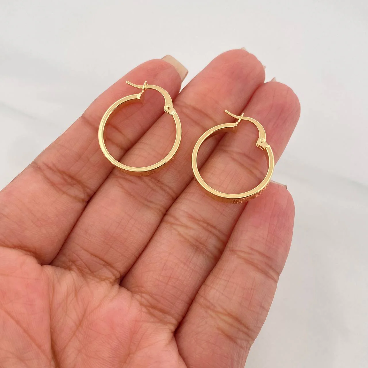 Candongas Tornillo 1.8 g / 2.3 cm Oro Amarillo 18K - Image 4