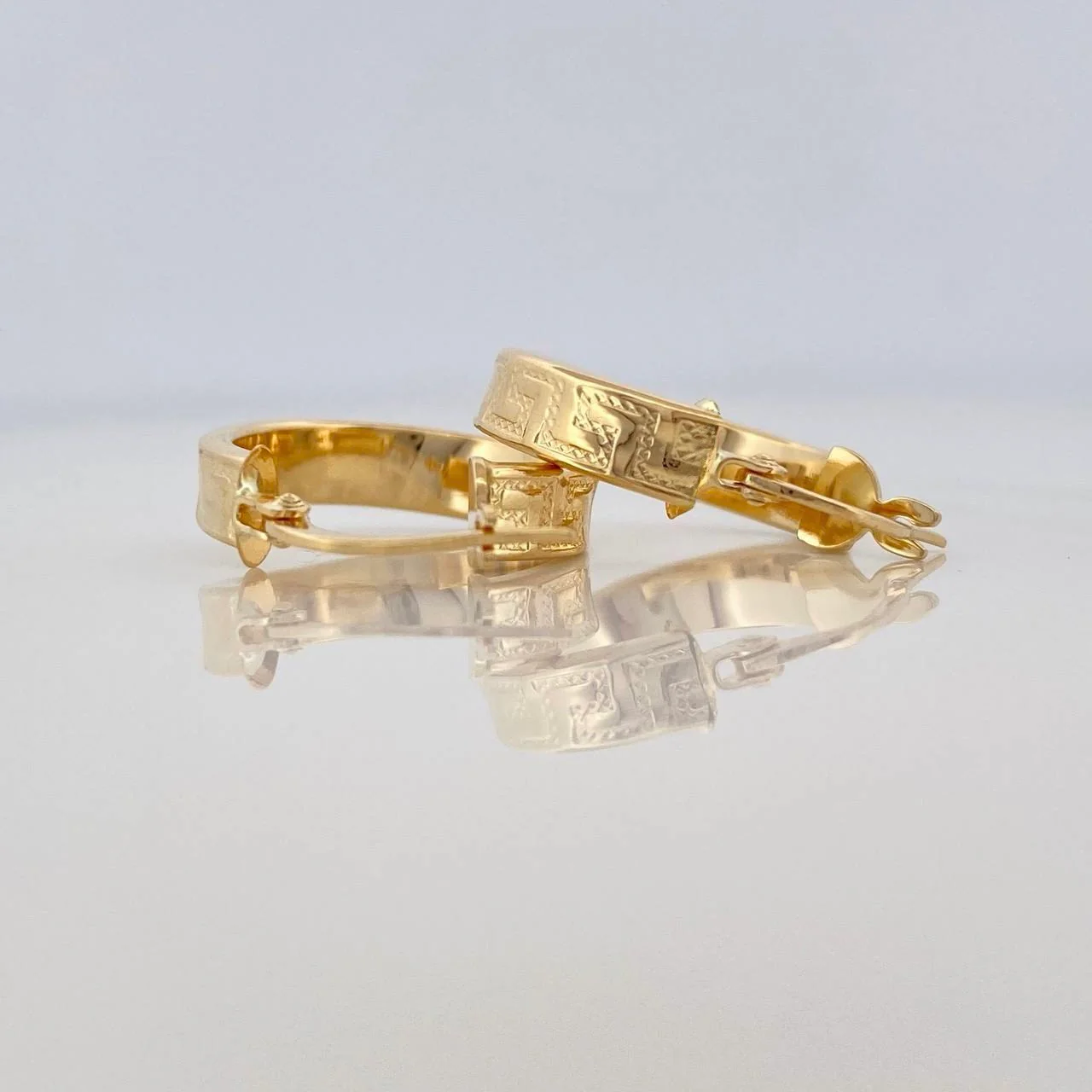 Candongas Tribal 2.3 g / 2 cm Oro Amarillo 18K - Image 3