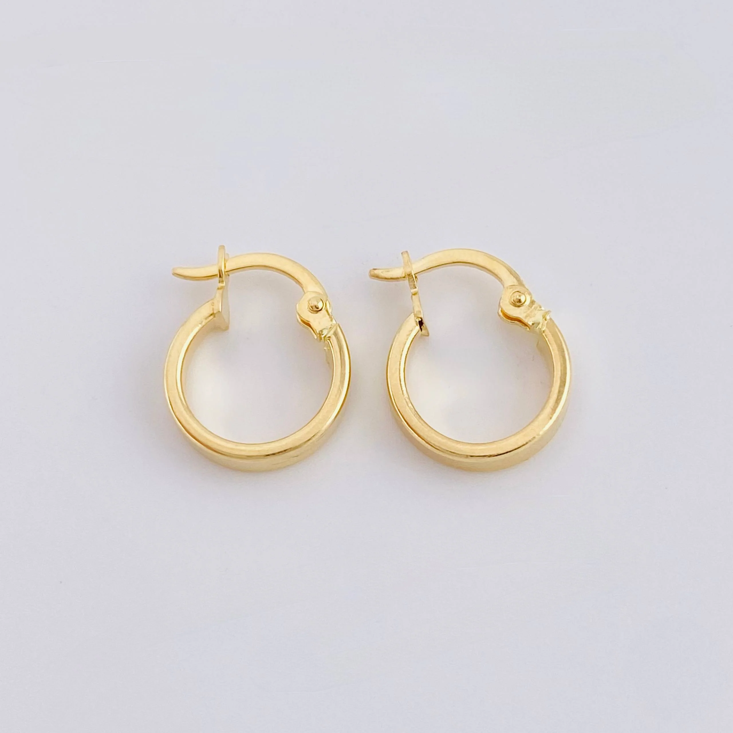 (MAL ESTADO) Candongas Vick 1.05 g / 1.5 cm Oro Amarillo 18K - Image 3