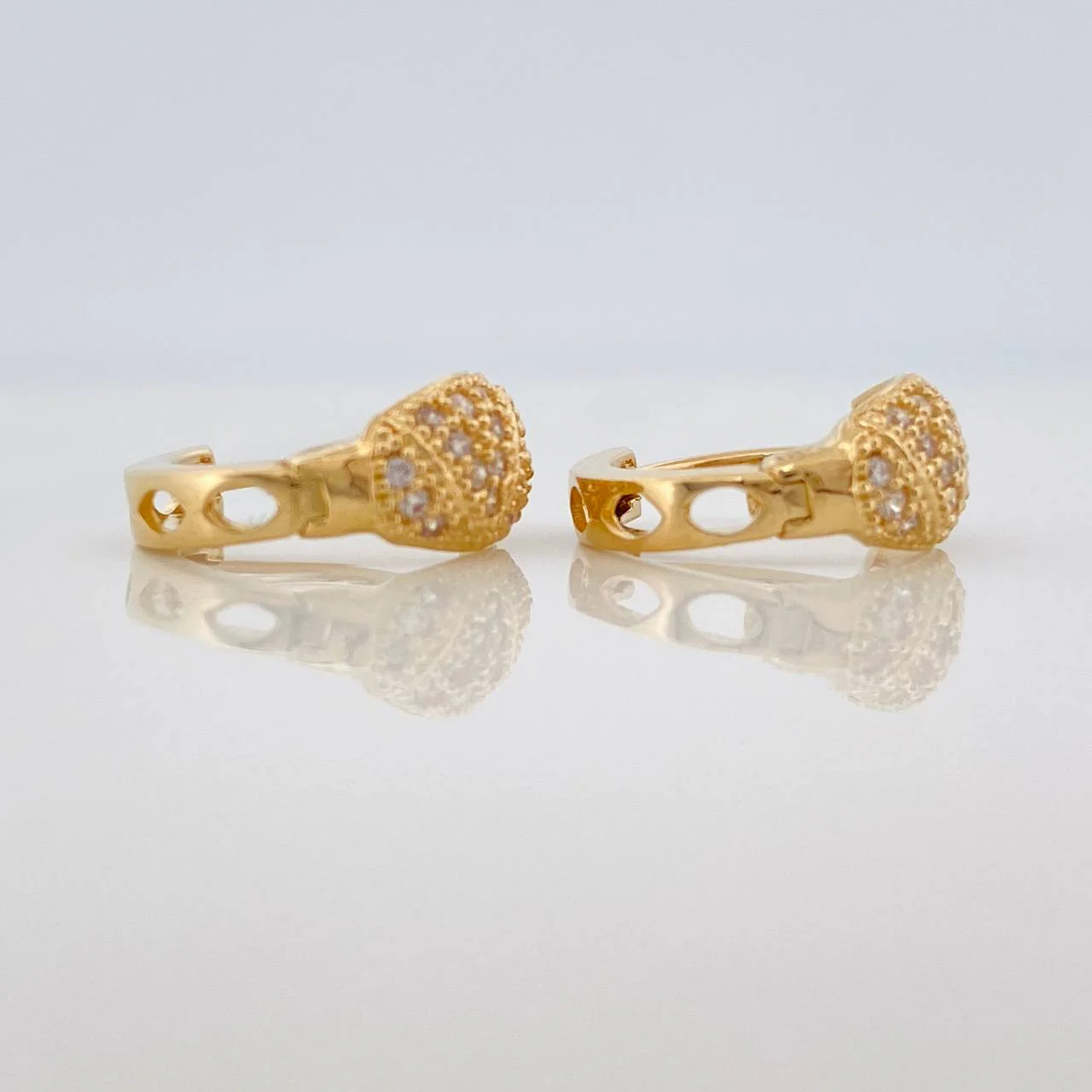 Candongas Zig Zag Basteada 2.9gr / 1.3cm / Oro Amarillo 18K % - Image 2