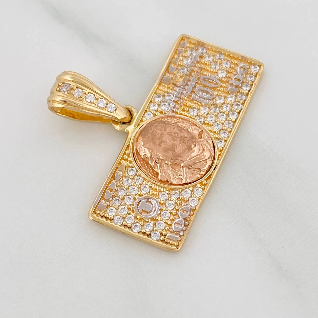 Dije 100 Dolares 3.5gr / 2.1cm / Tres Oros 18K - Image 2