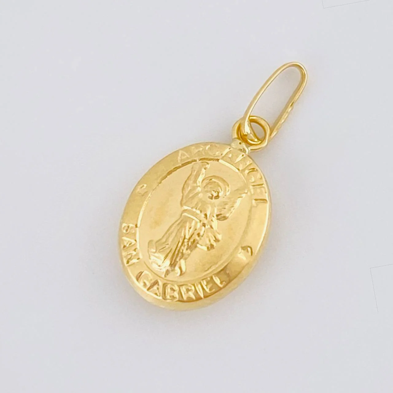 Dije Arcangel San Gabriel Mate 0.6 g / 2 cm Oro Amarillo 18K - Image 3