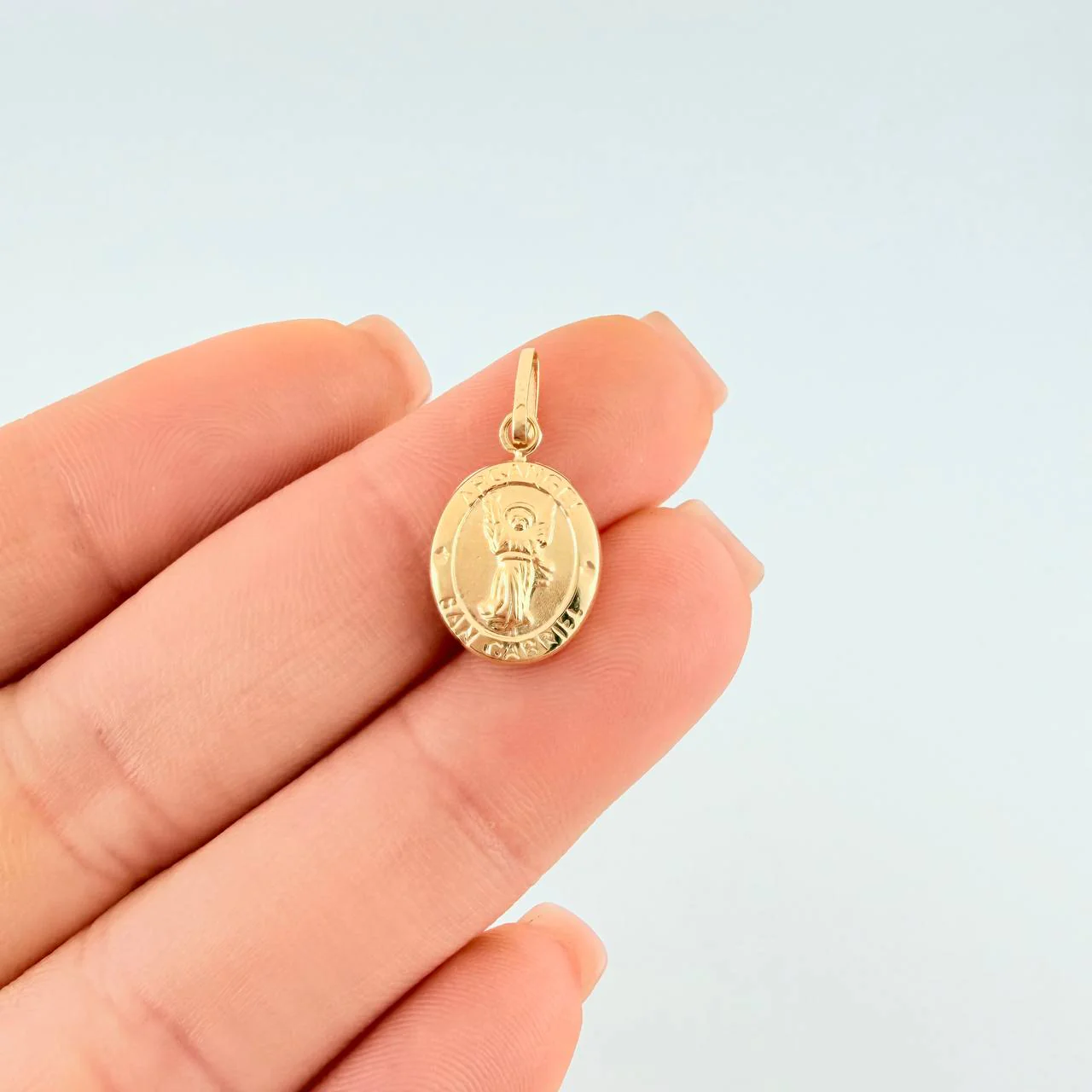 Dije Arcangel San Gabriel Mate 0.65 g / 2 cm Oro Amarillo 18K - Image 4