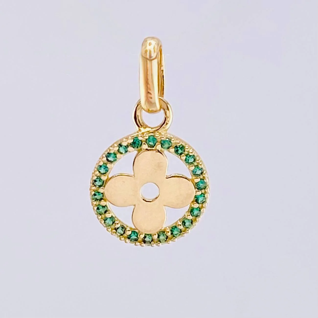 Dije Aro Trebol 1.25gr / 2cm / Oro Amarillo 18K - Image 4