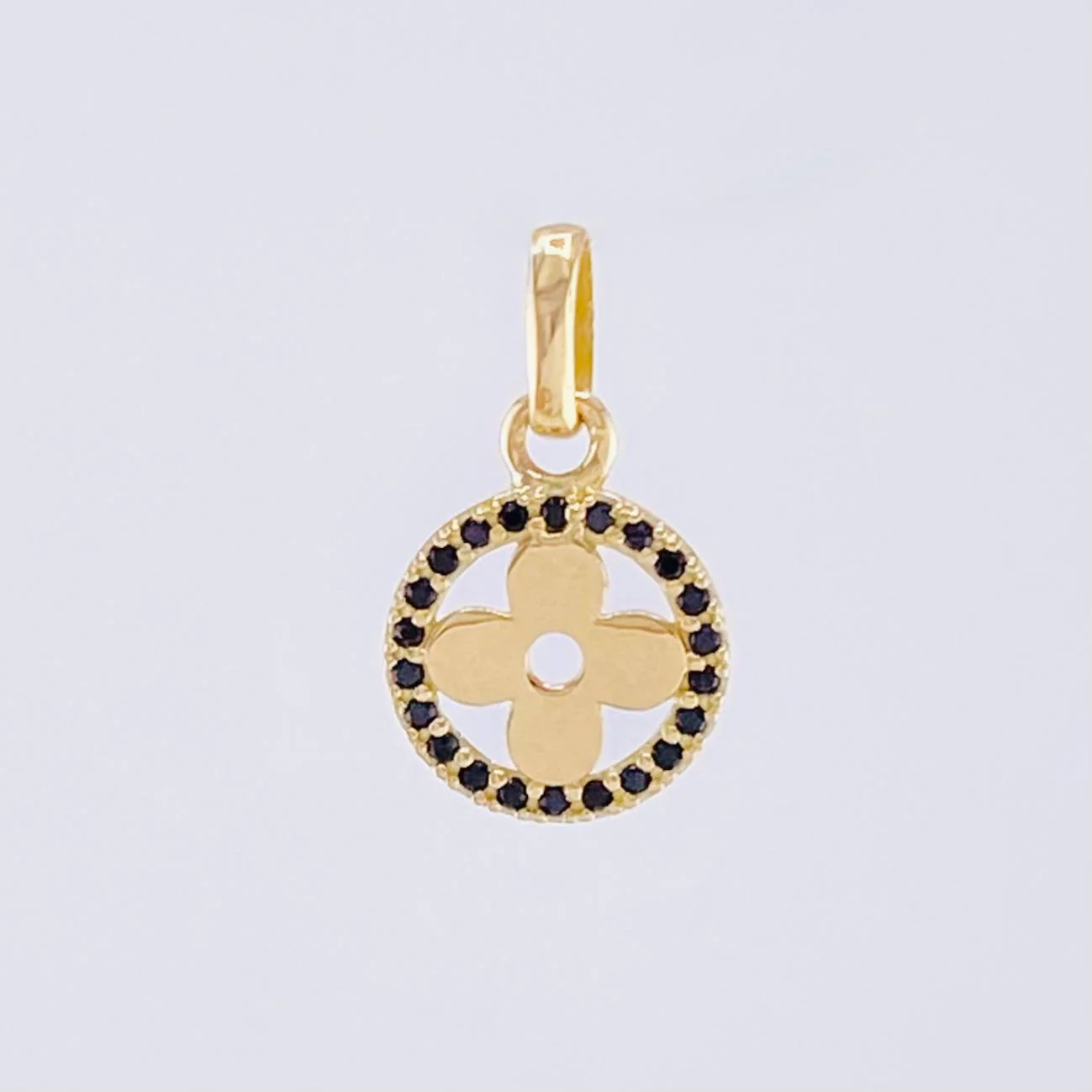Dije Aro Trebol 1.25gr / 2cm / Oro Amarillo 18K