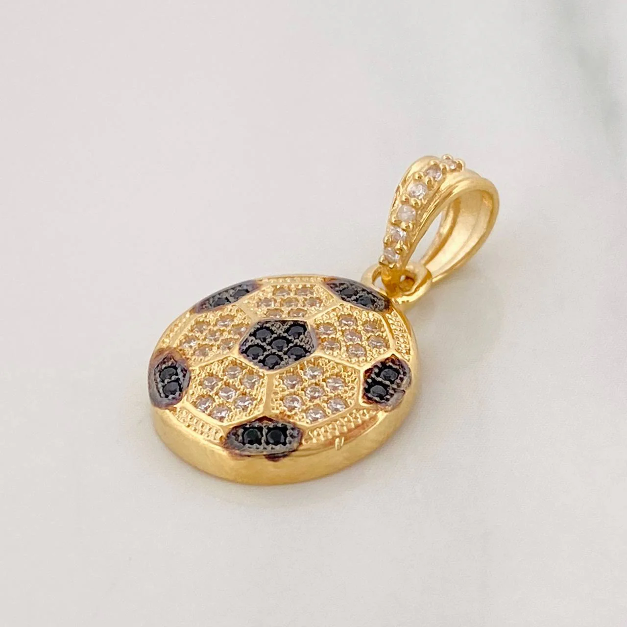 Dije Balon Futbol 2.5g / 2.03cm Dos Oros Negro Amarillo 18K - Image 3