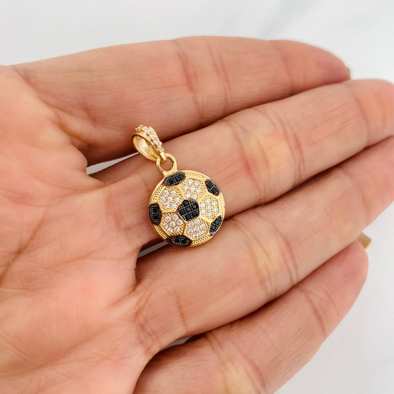 Dije Balon Futbol 2.5g / 2.03cm Dos Oros Negro Amarillo 18K - Image 4