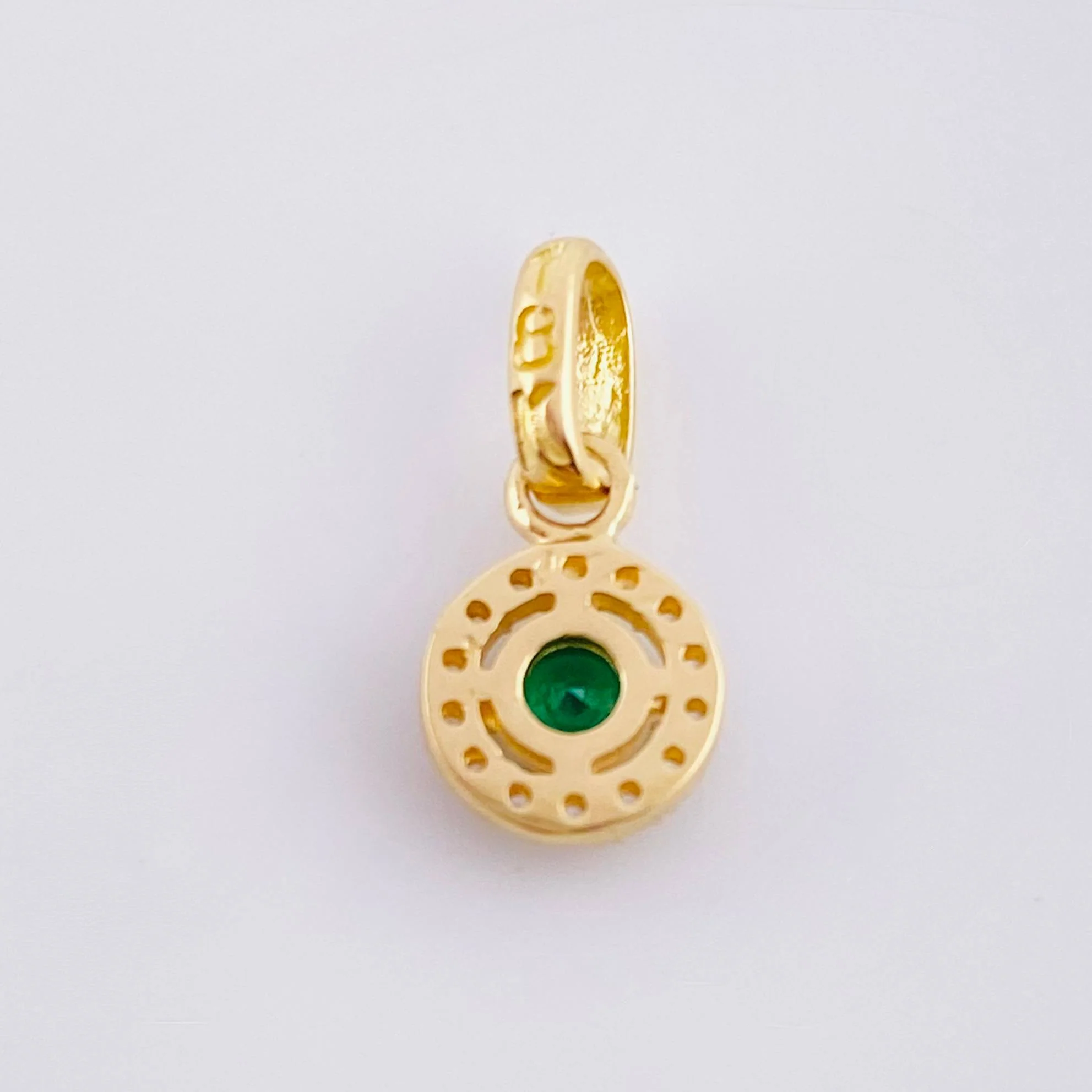 Dije Circular Tupido 0.85gr / 1.5cm / Oro Amarillo 18K - Image 3