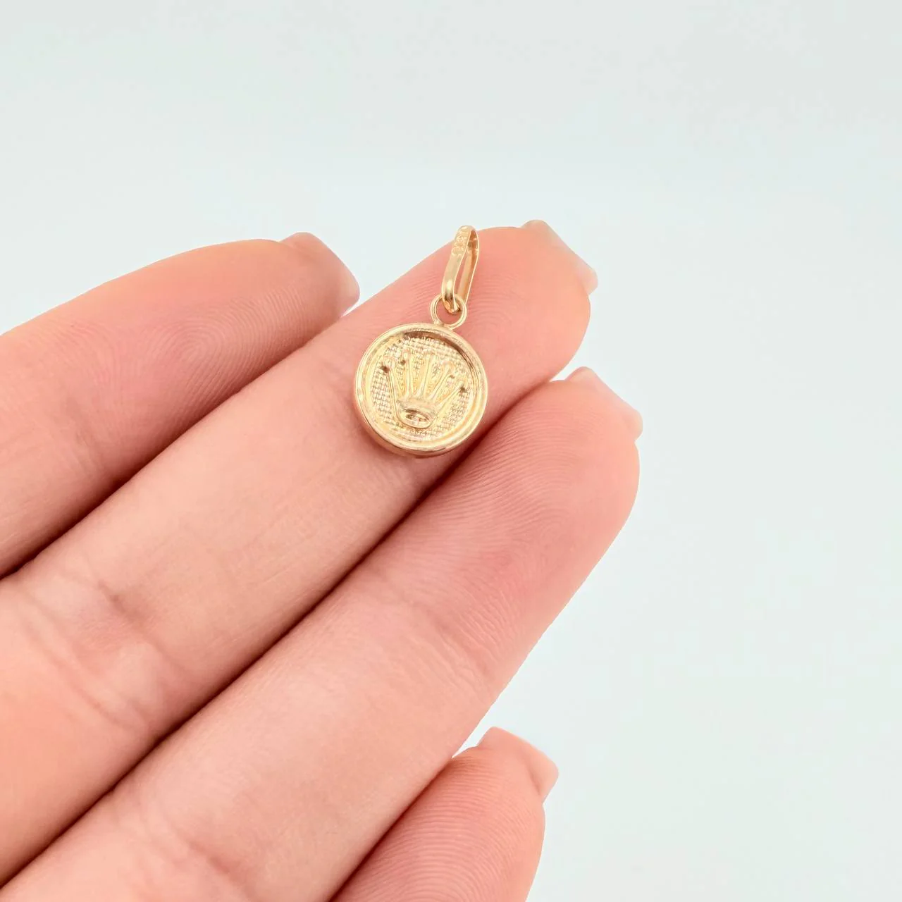 Dije Circulo Corona 0.45 g / 1.8 cm Oro Amarillo 18K - Image 4