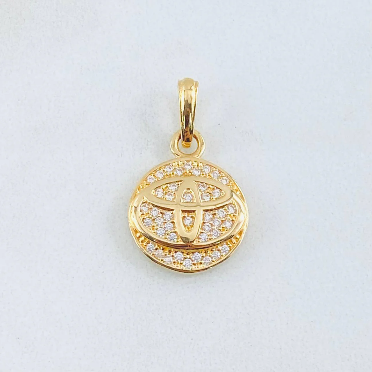 Dije Circulo Marca Automovil 2.25gr / 2cm / Oro Amarillo 18K - Image 2