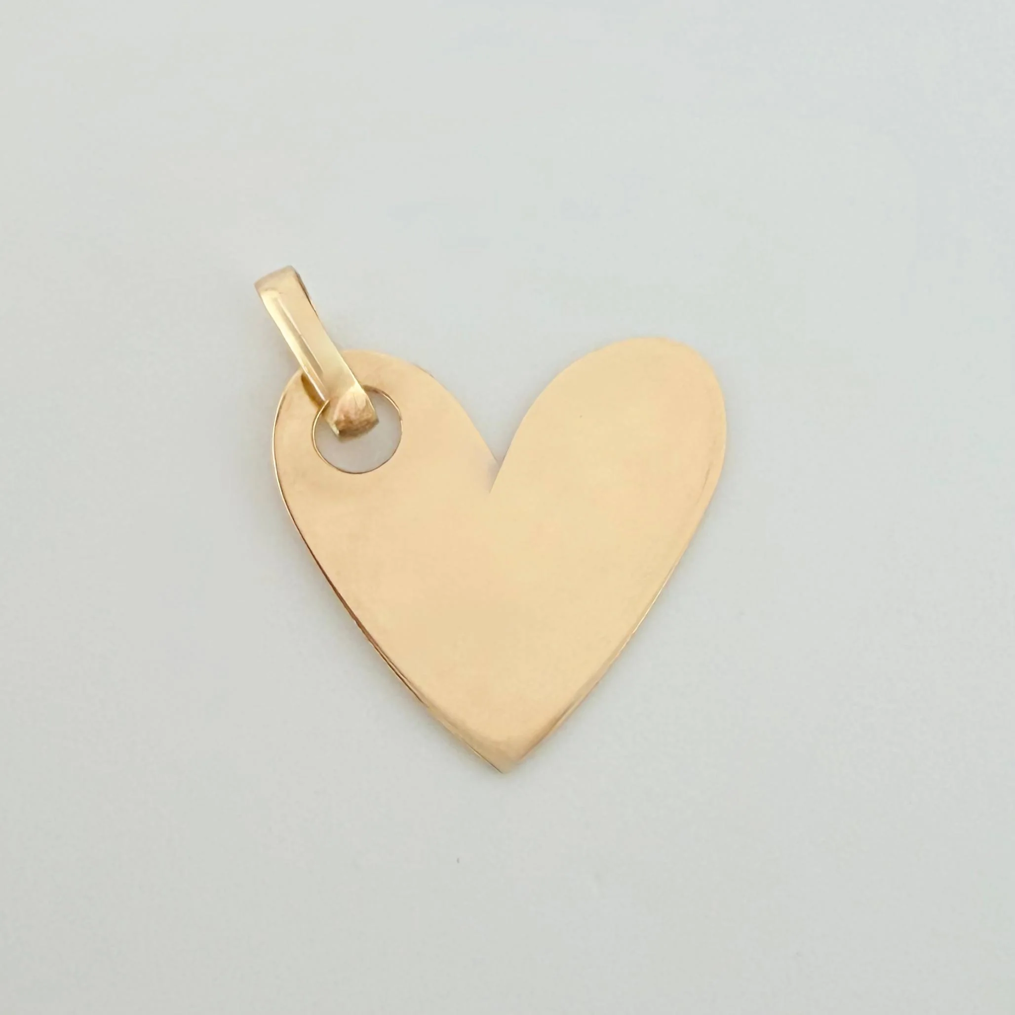 Dije Placa Corazon 0.6gr / 1.8cm / Oro Amarillo 18K ©
