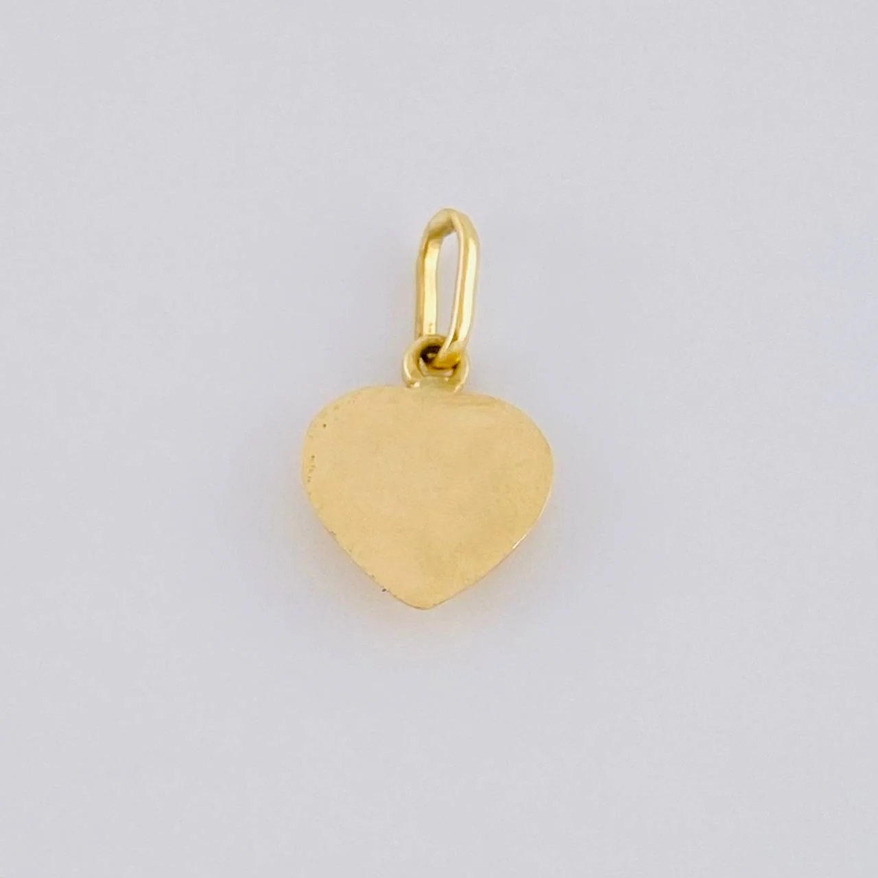 Dije Corazón Sobresalto Lineal 0.5 g / 1.5 cm Oro Amarillo 18K - Image 3
