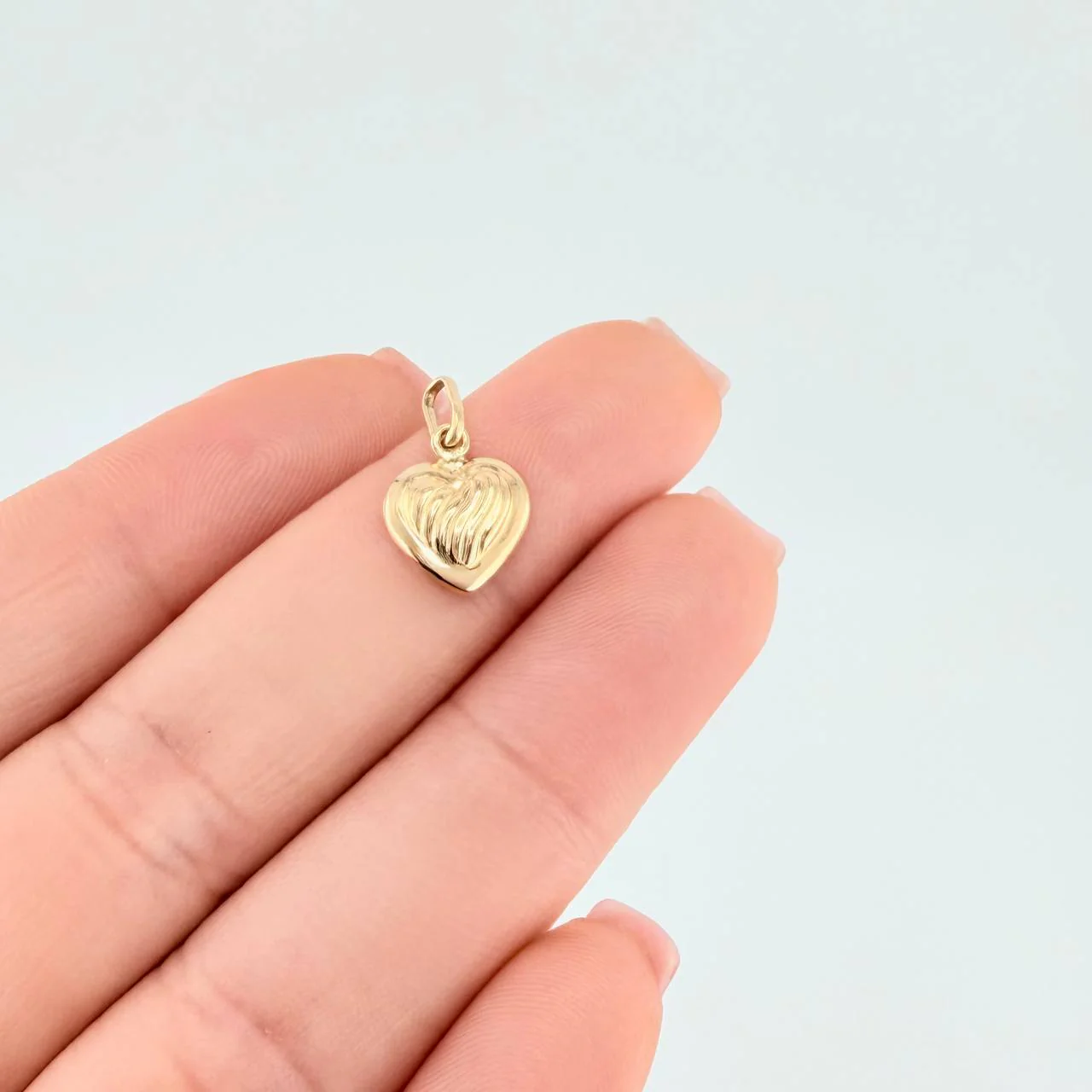 Dije Corazón Sobresalto Lineal 0.5 g / 1.5 cm Oro Amarillo 18K - Image 4