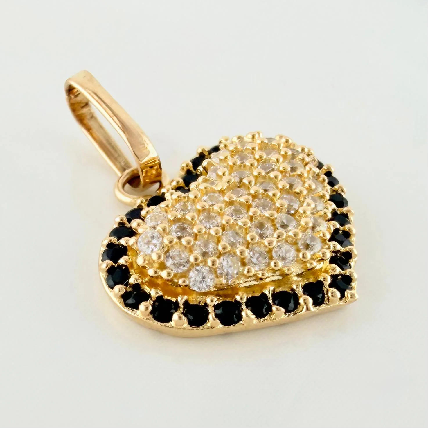 Dije Corazón Tupido 1.6 g / 1.7 cm Oro Amarillo 18K - Image 3