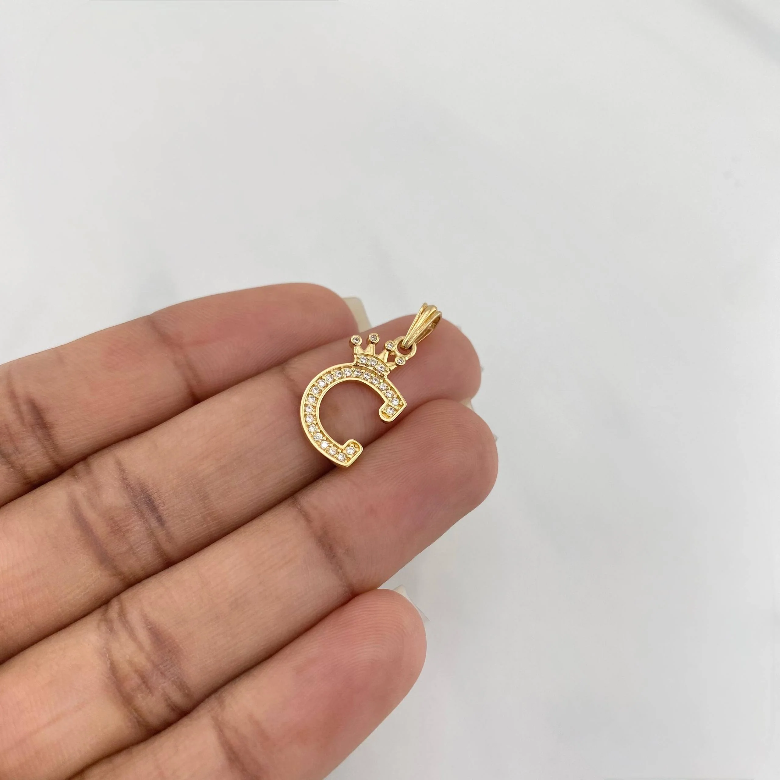 Dije Corona Letra C 1.3 g / 2.4 cm Oro Amarillo 18K - Image 4