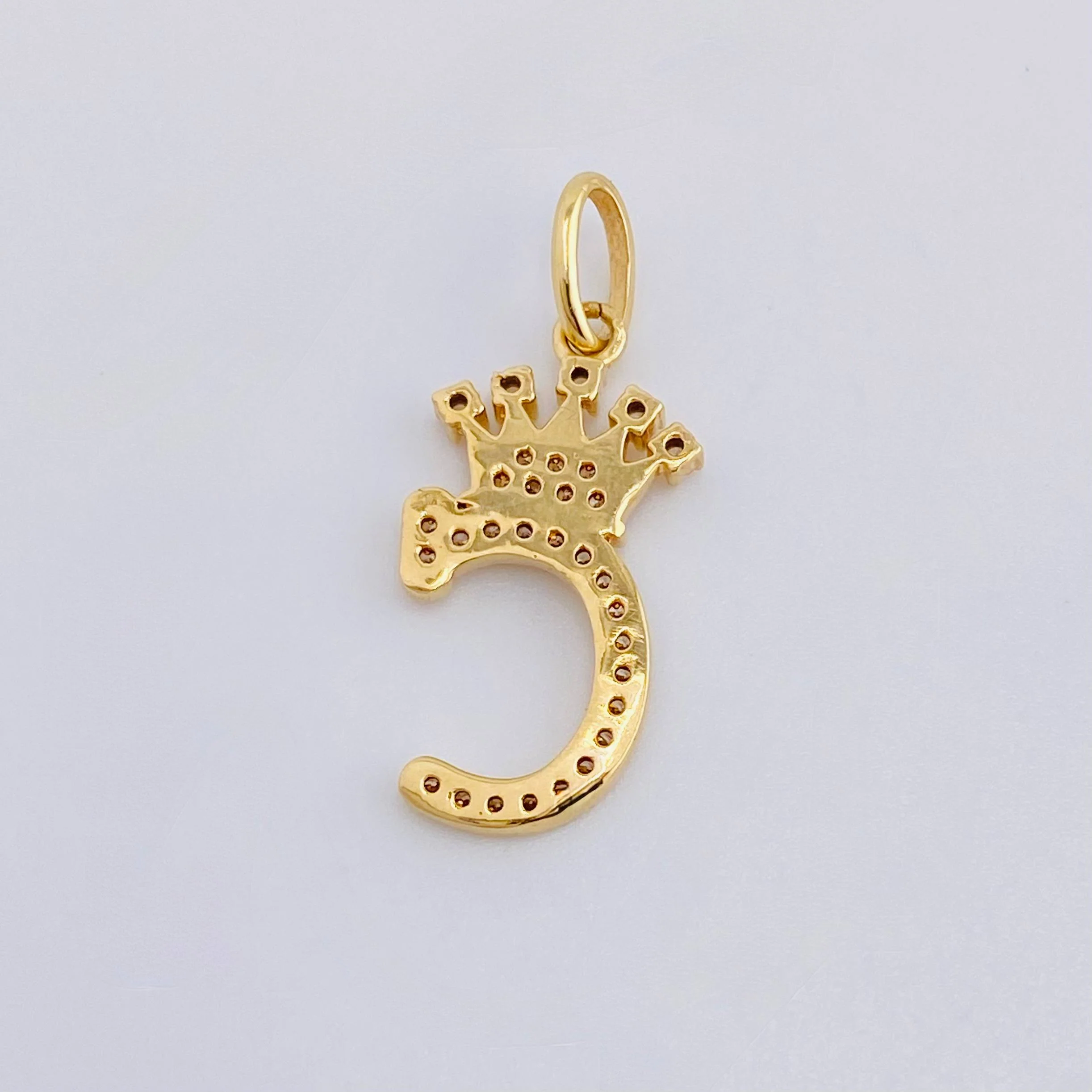 Dije Corona Letra C 1.6 g / 2.6 cm Oro Amarillo 18K - Image 4