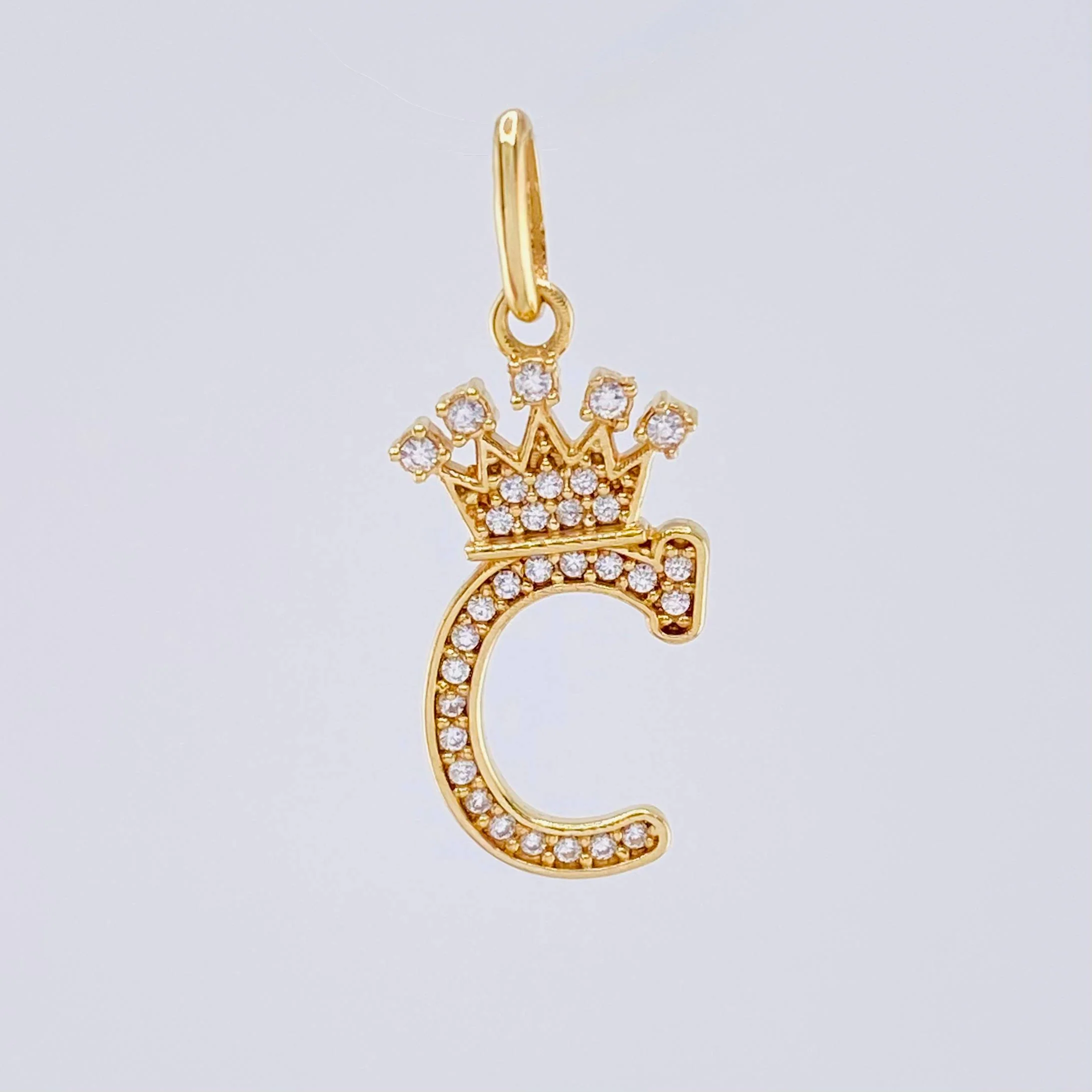 Dije Corona Letra C 1.6 g / 2.6 cm Oro Amarillo 18K - Image 5