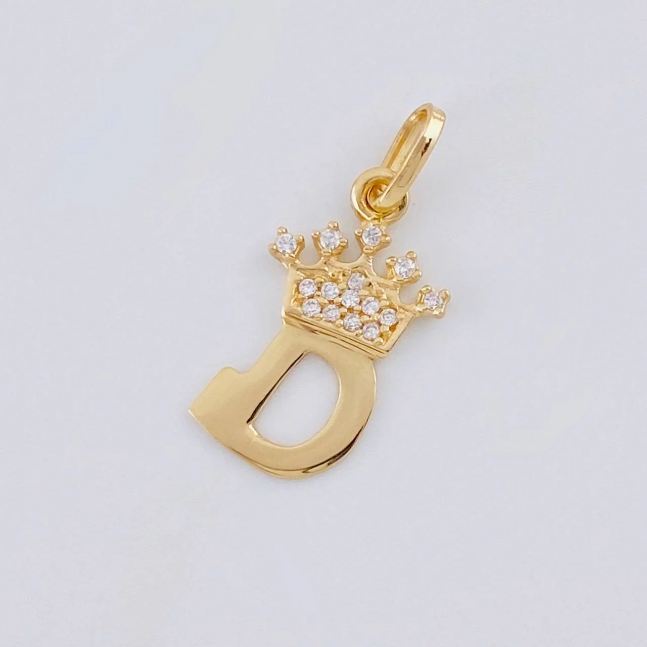 Dije Corona Letra D 0.8 g / 2 cm Oro Amarillo 18K - Image 3