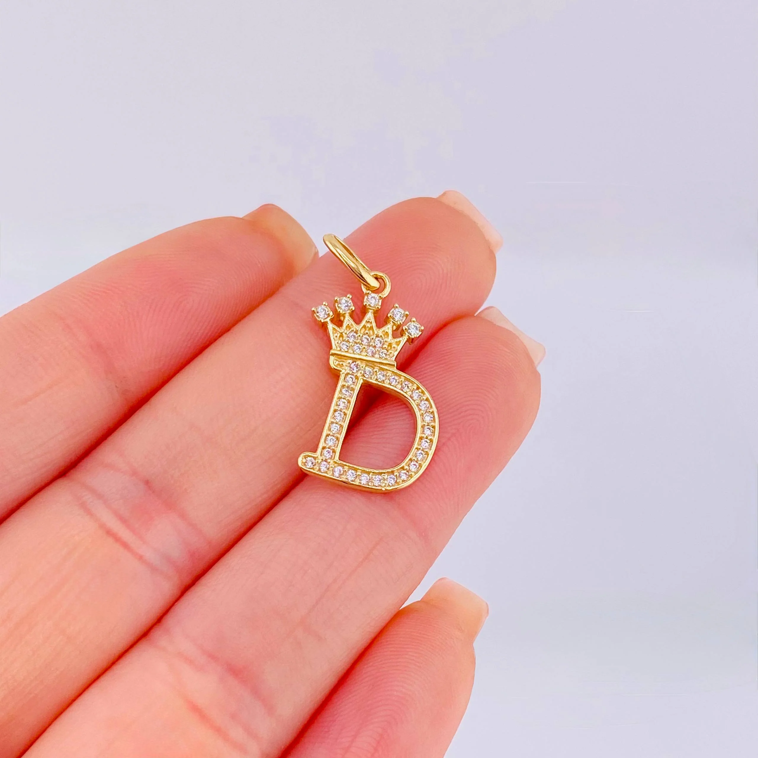 Dije Corona Letra D 1.9 g / 2.6 cm Oro Amarillo 18K - Image 7