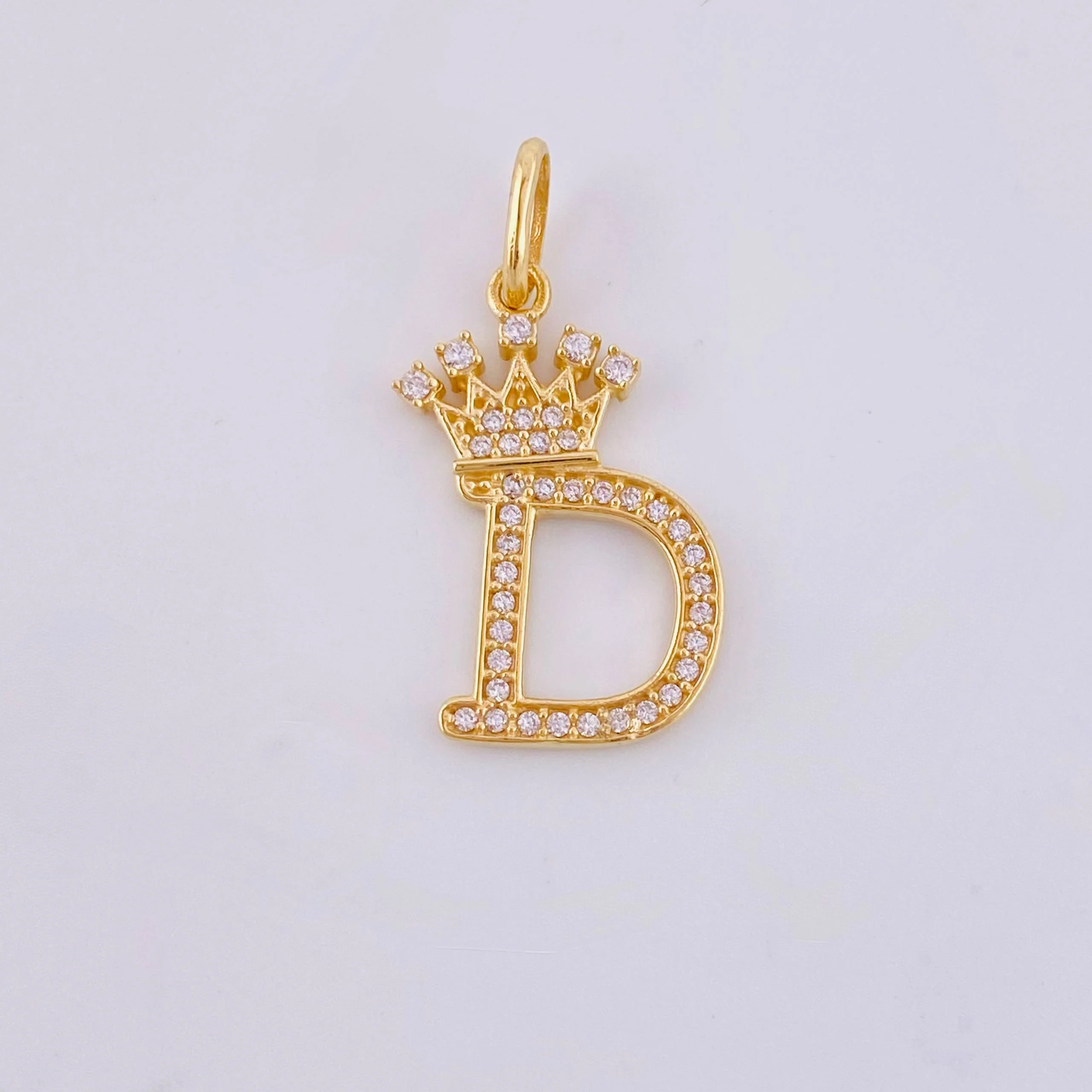 Dije Corona Letra D 2gr / 2.5cm / Oro Amarillo 18K - Image 5