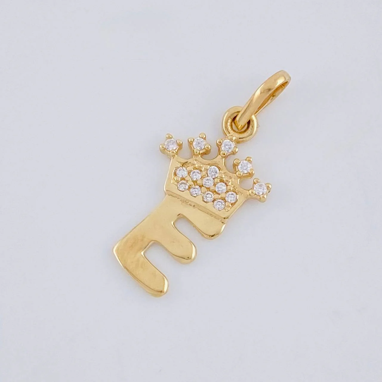 Dije Corona Letra E 0.85 g / 2 cm Oro Amarillo 18K - Image 4