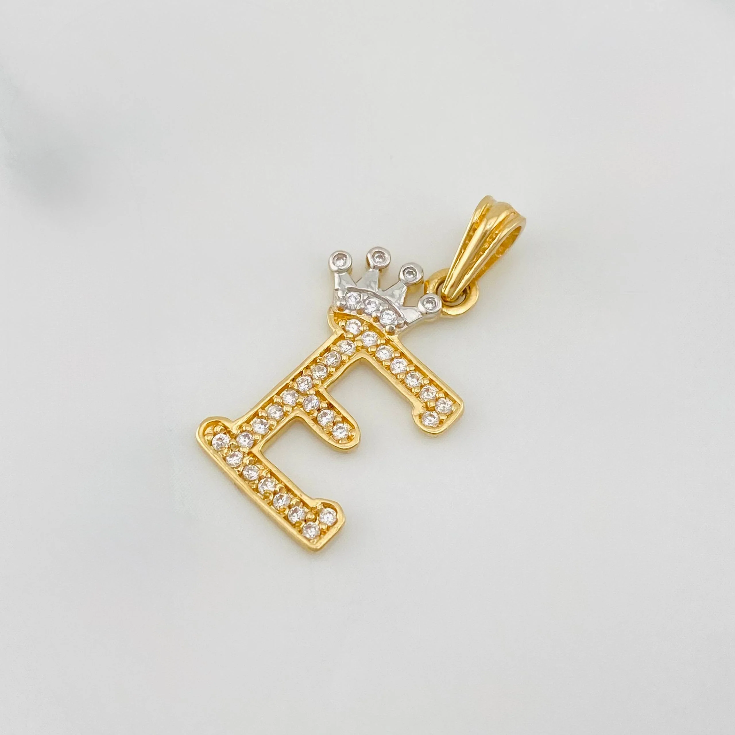 Dije Corona Letra E 1.25 g / 2.4 cm Dos Oros Amarillo Blanco 18K - Image 3