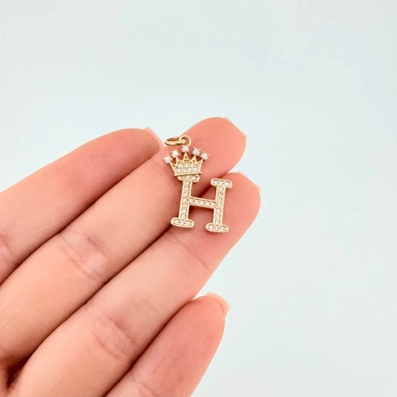 Dije Corona Letra H 1.95 g / 2.6 cm Oro Amarillo 18K - Image 3