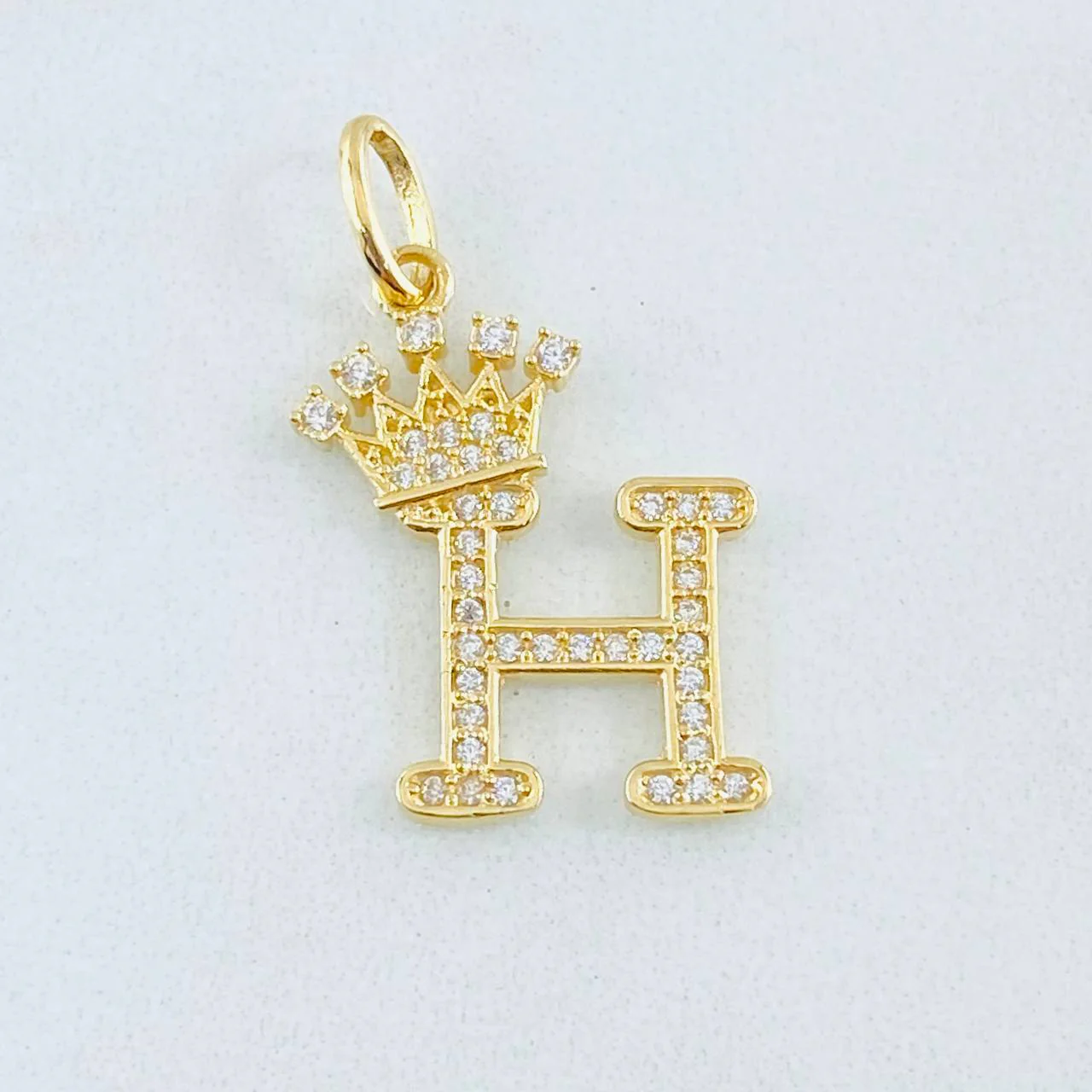 Dije Corona Letra H 2.1gr / 2.8cm / Oro Amarillo 18K - Image 4